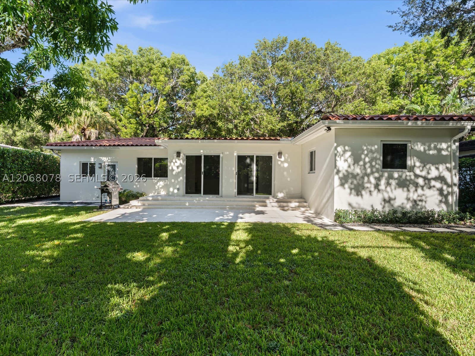 5406 S Le Jeune Rd Property Photo 5