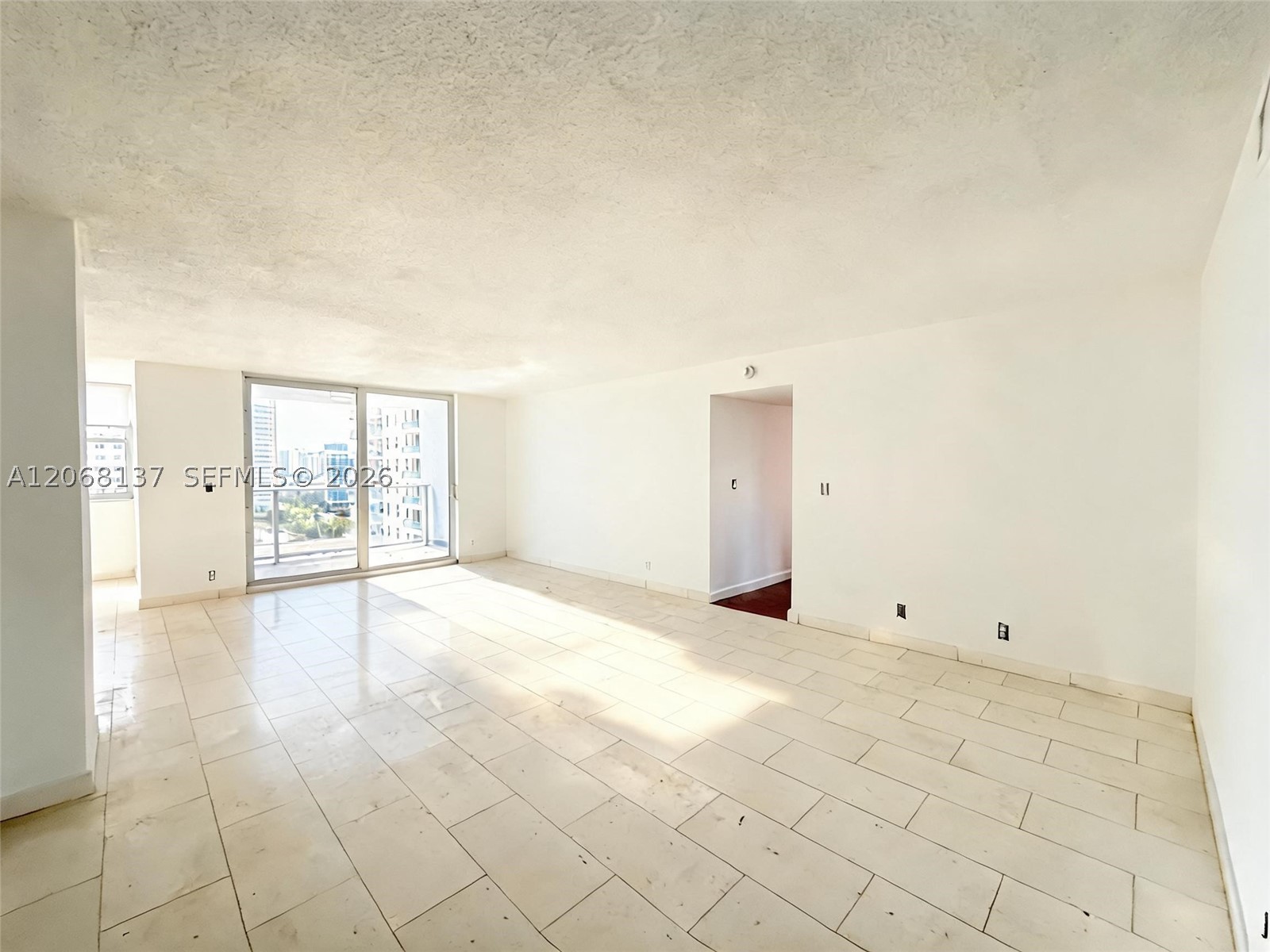 1904 S Ocean Dr 1206 Property Photo 4