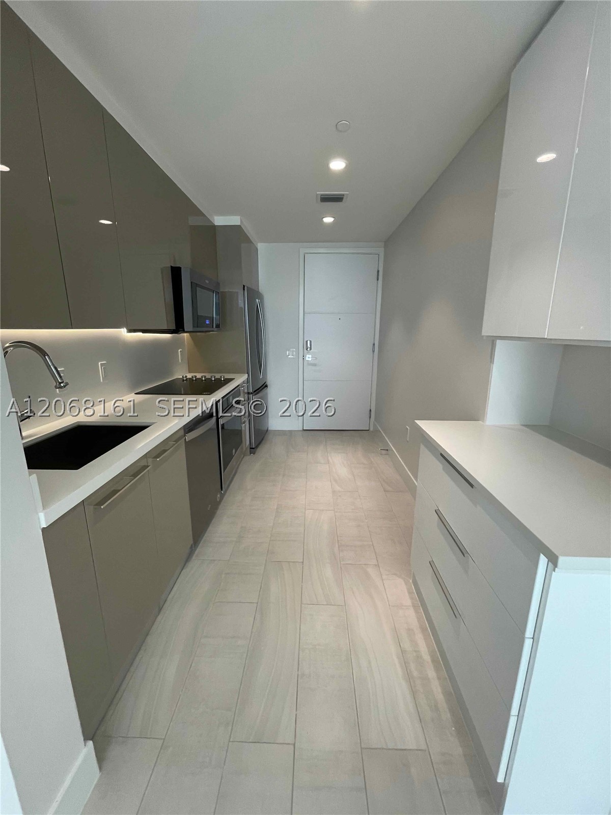 2000 Metropica Way 308 Property Photo 4