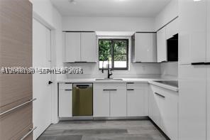 3220 S Le Jeune Rd 3222 Property Photo 8