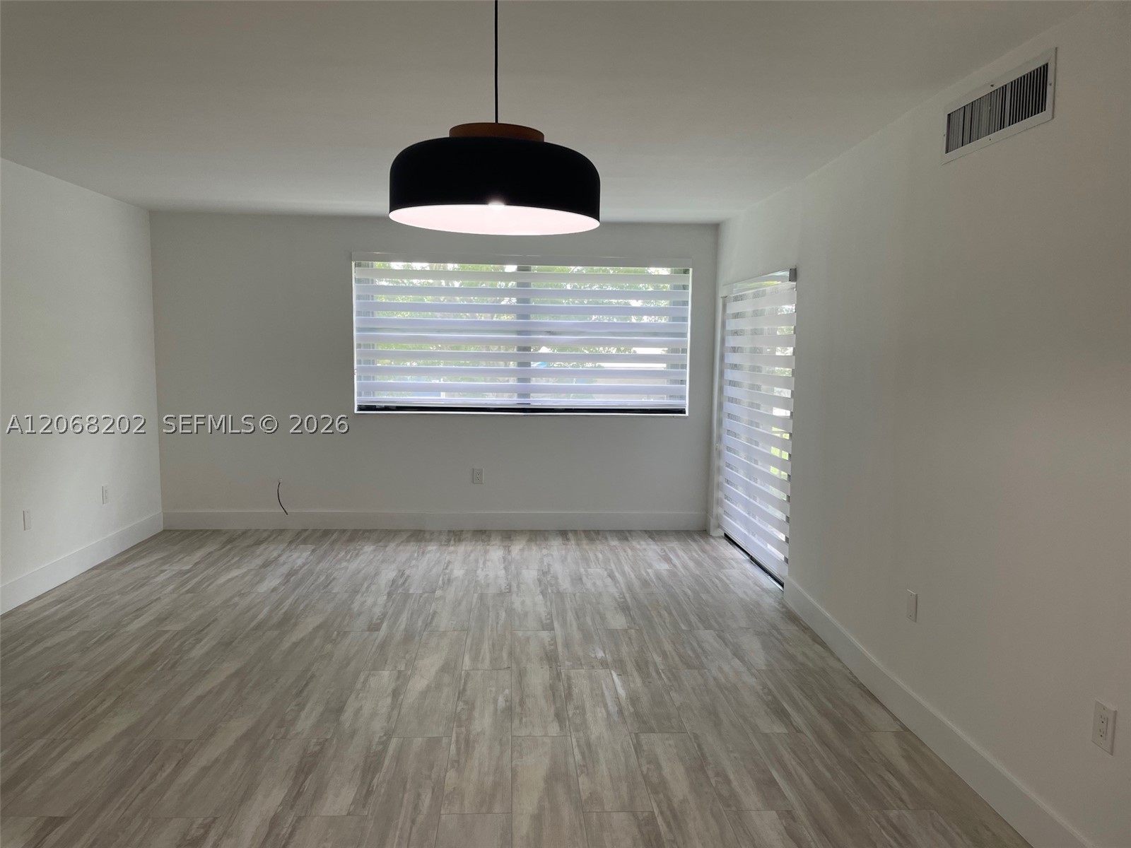 460 W Park Dr 207 Property Photo 1