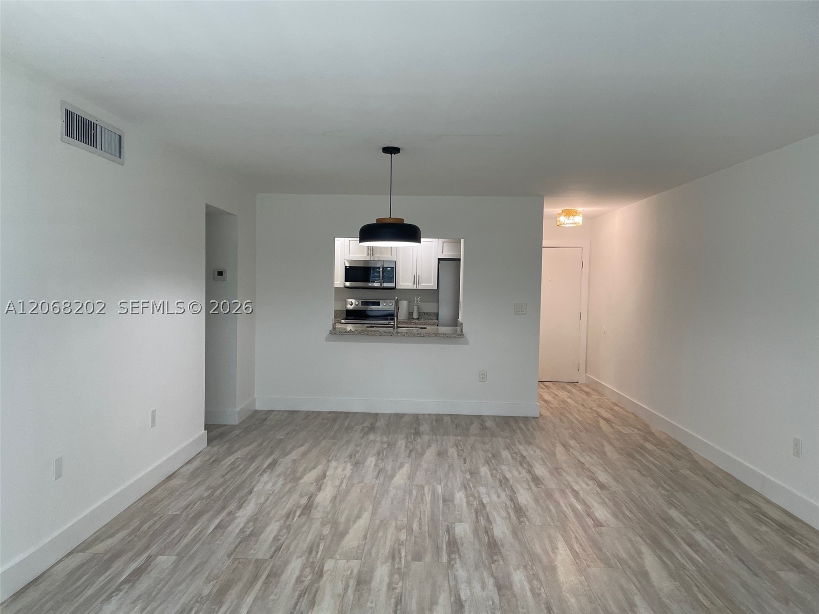 460 W Park Dr 207 Property Photo 5