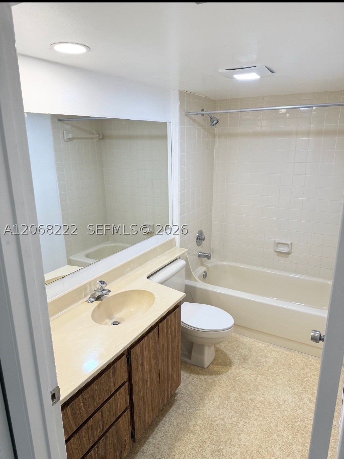3526 Whitehall Dr 302 Property Photo 12