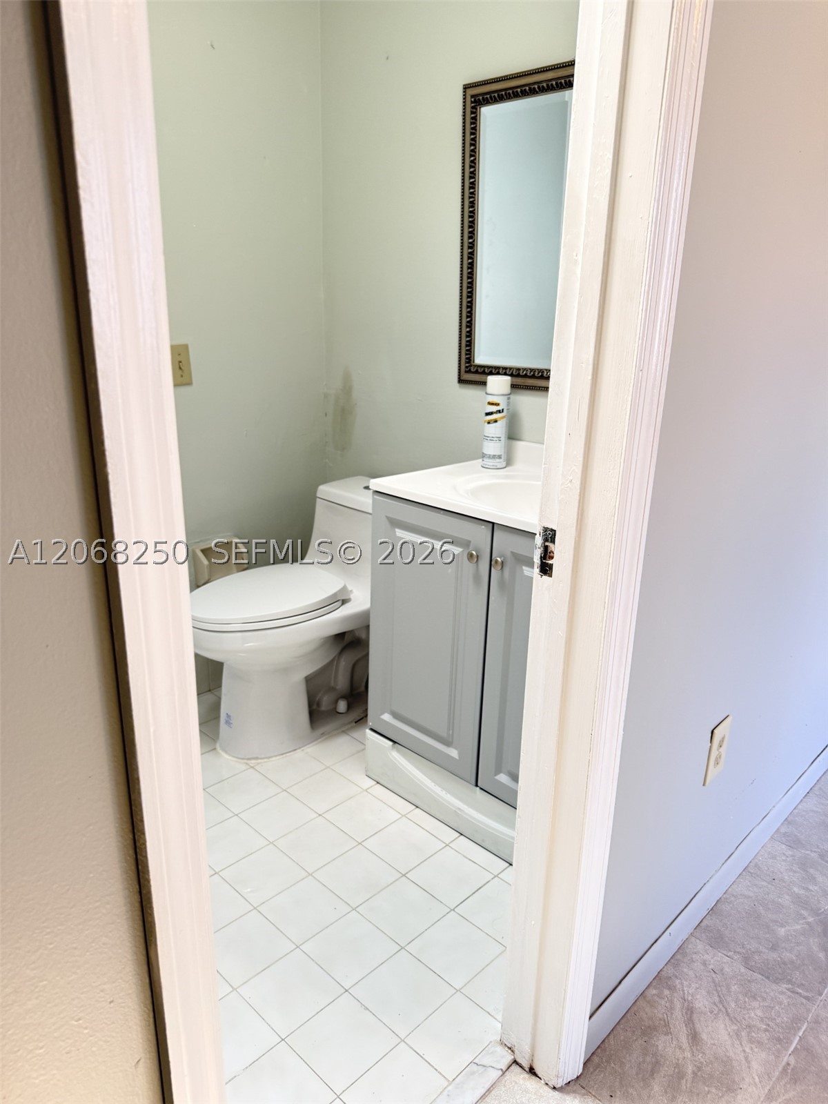 1701 W 42nd Pl 10 Property Photo 11
