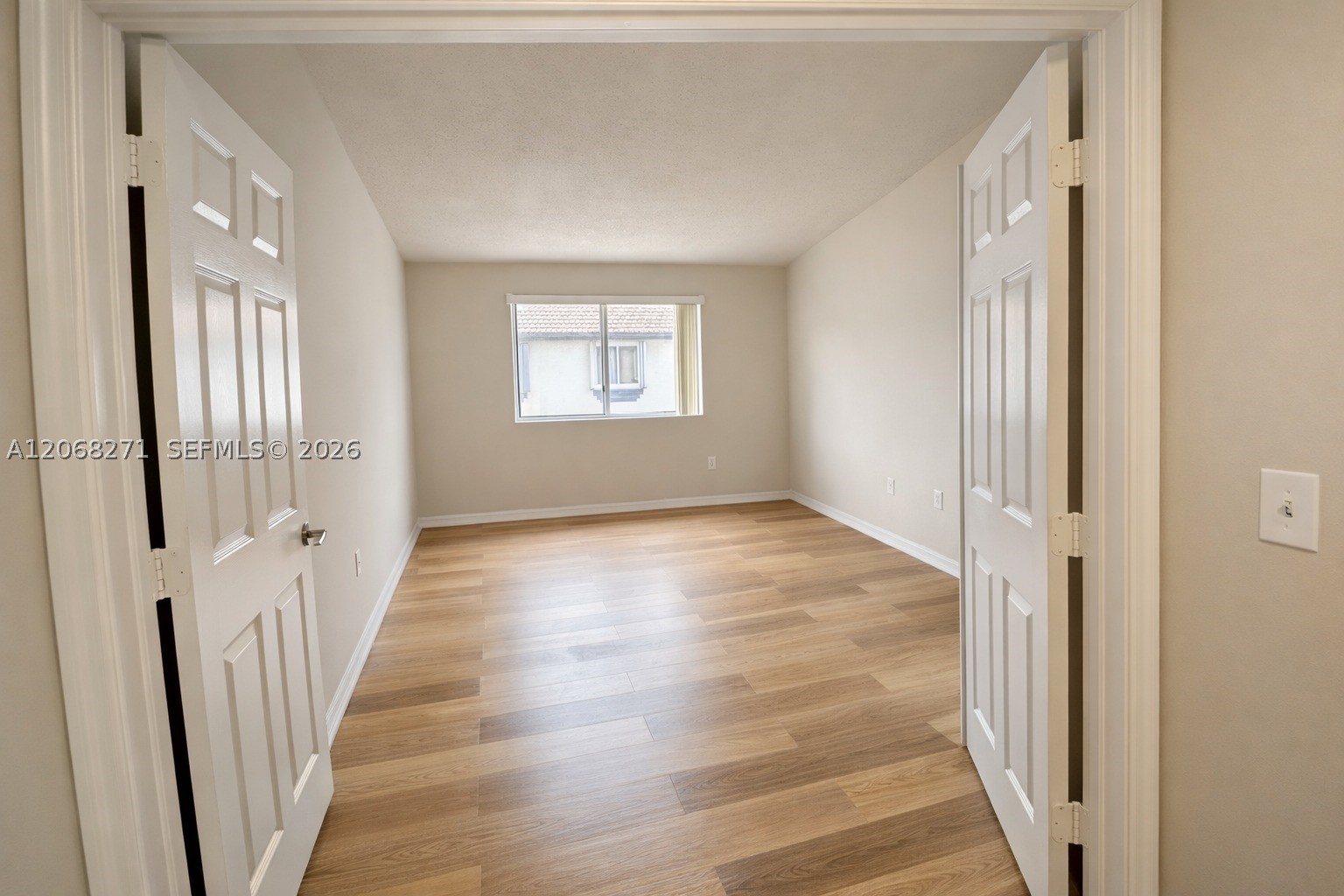 A12068271 Property Photo 11