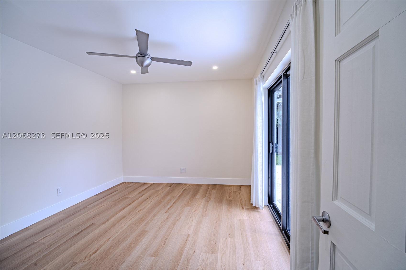 1825 Alamanda Dr Property Photo 11