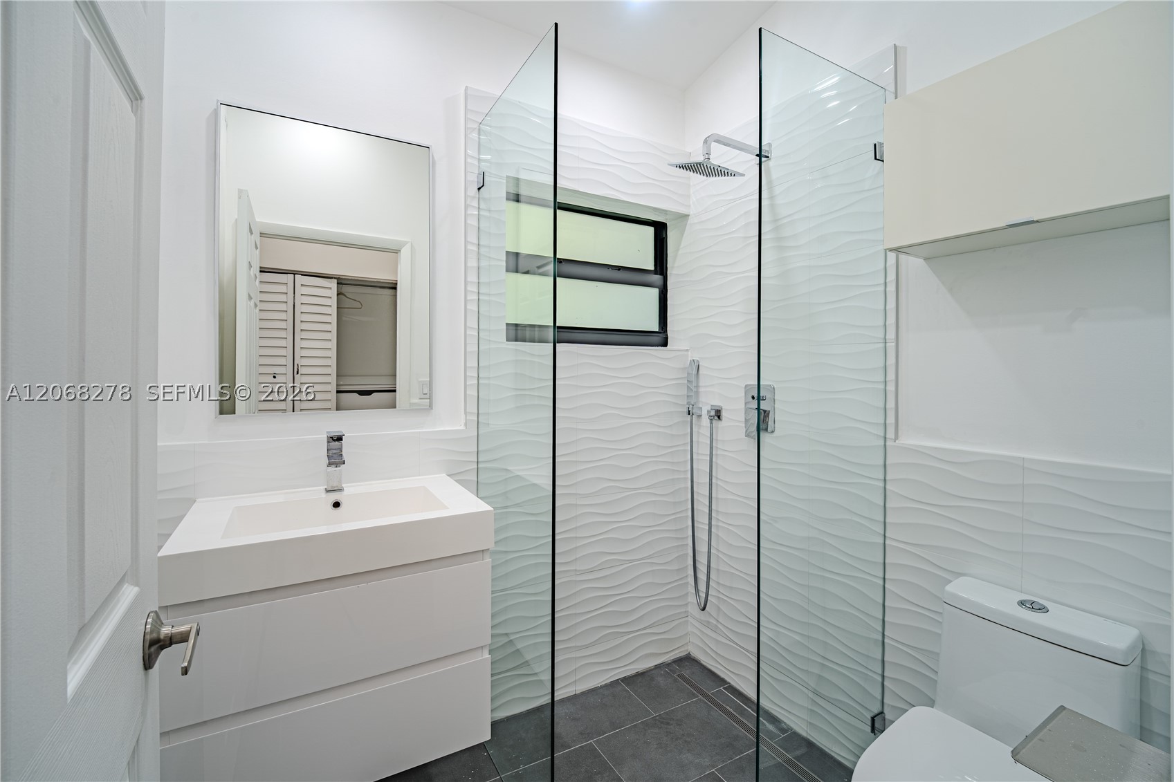 1825 Alamanda Dr Property Photo 12