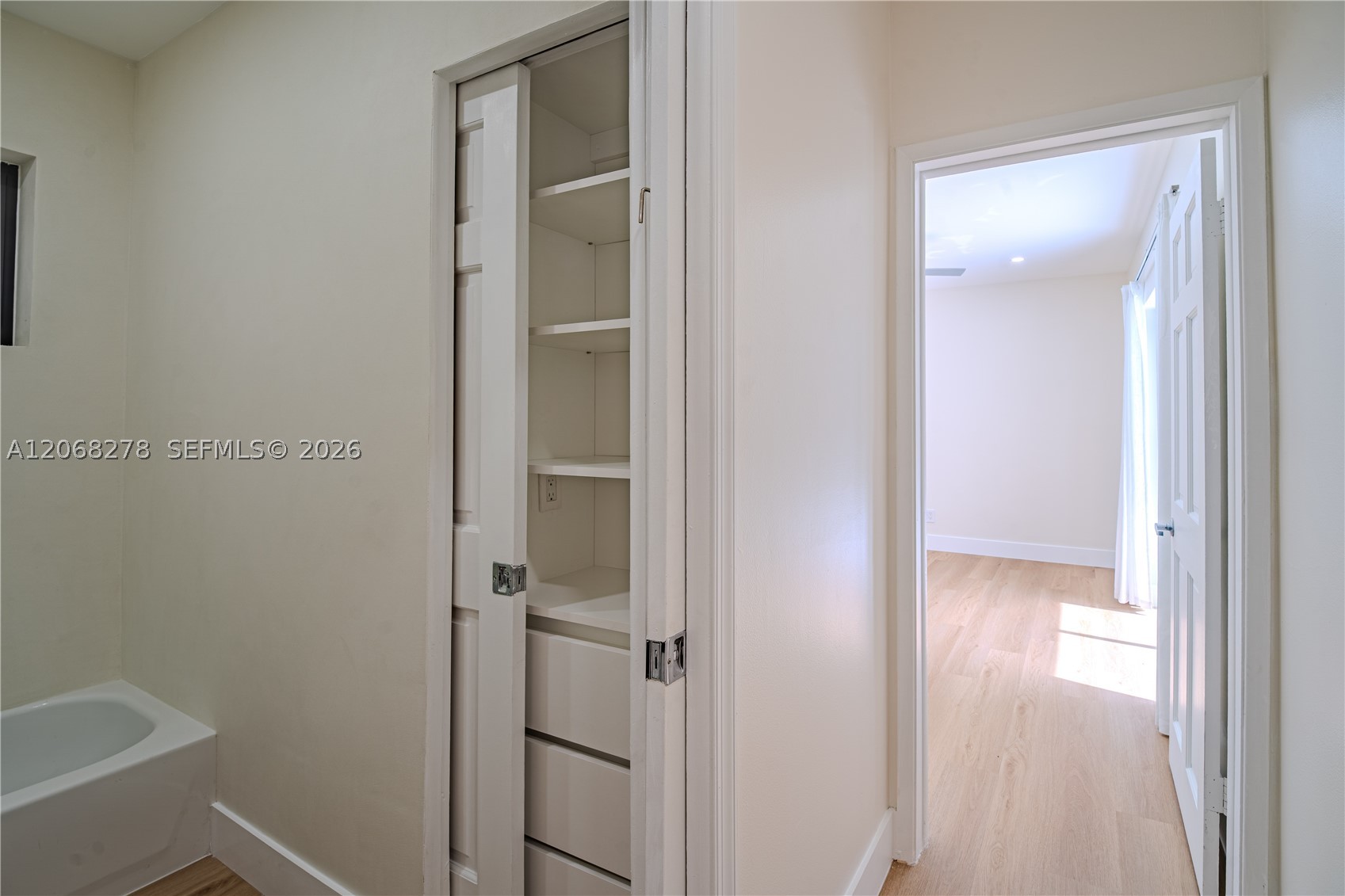 1825 Alamanda Dr Property Photo 25