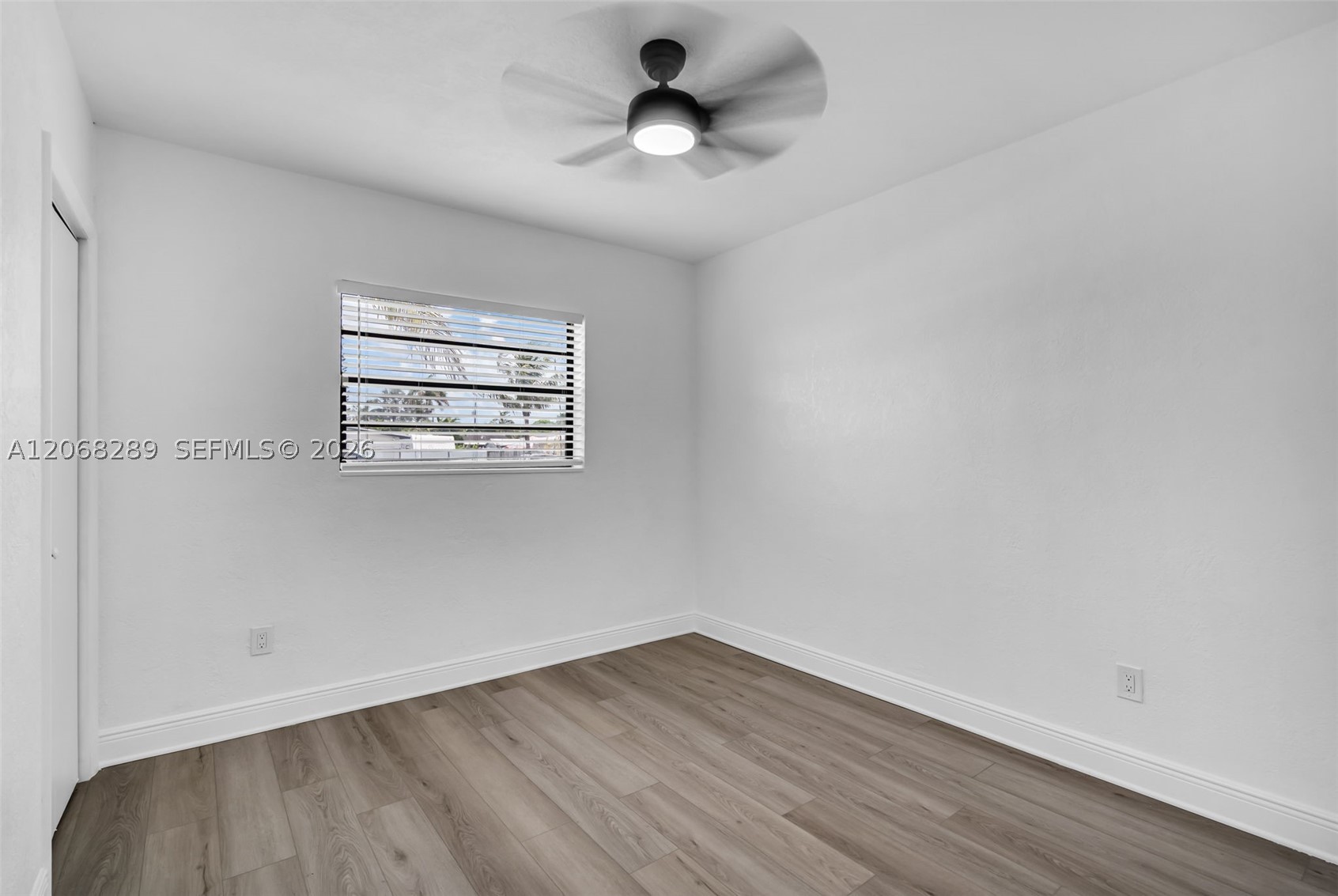 A12068289 Property Photo 14