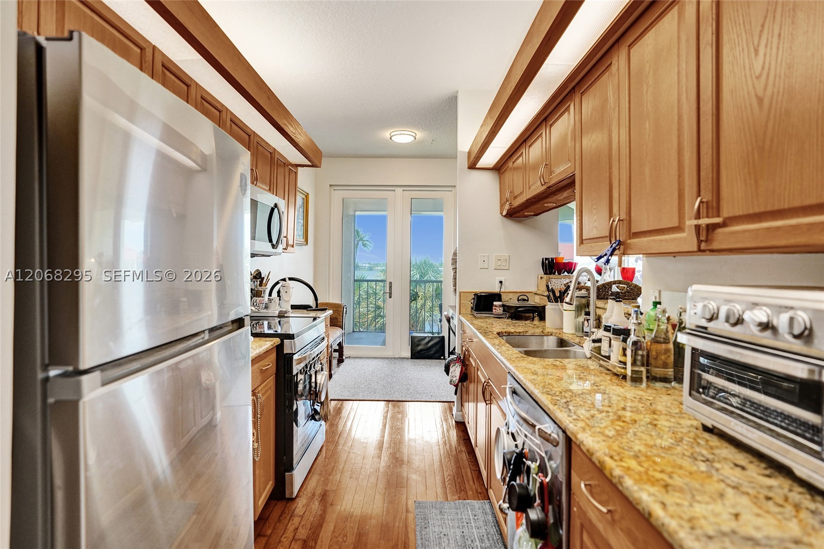 102 Half Moon Cir C3 Property Photo 8