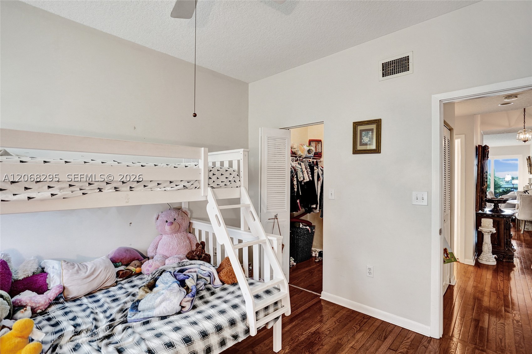 102 Half Moon Cir C3 Property Photo 15