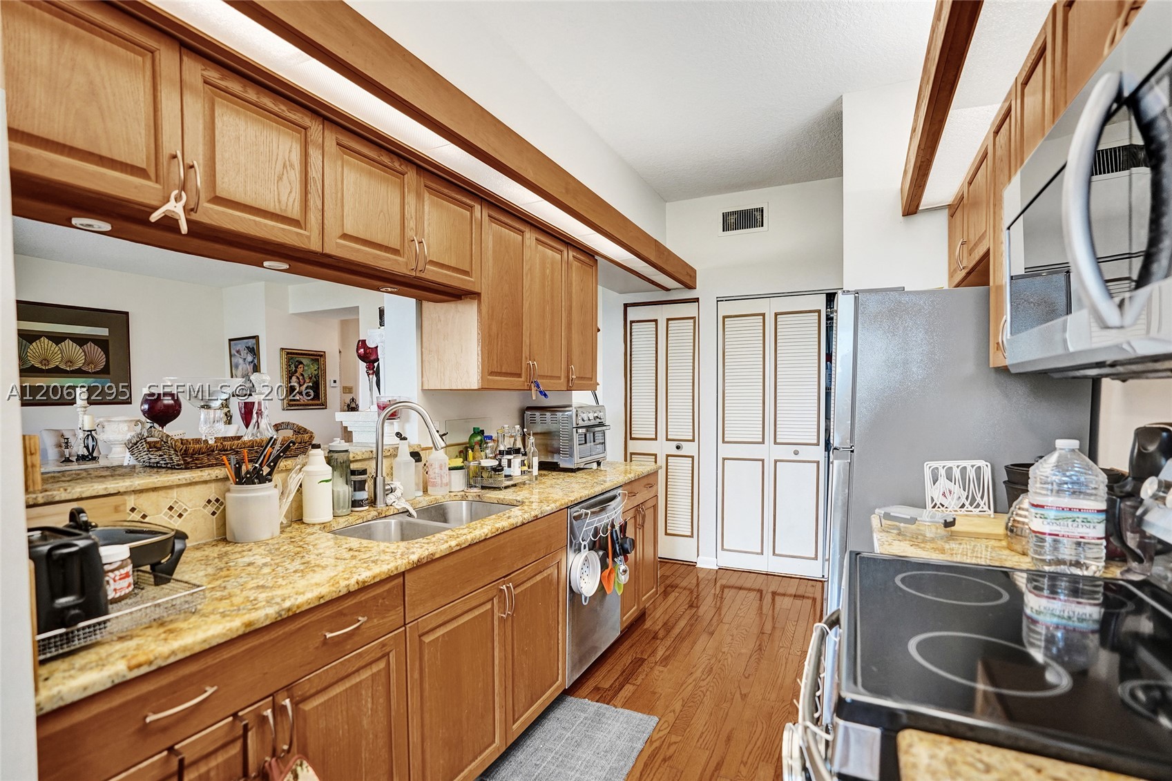 102 Half Moon Cir C3 Property Photo 42