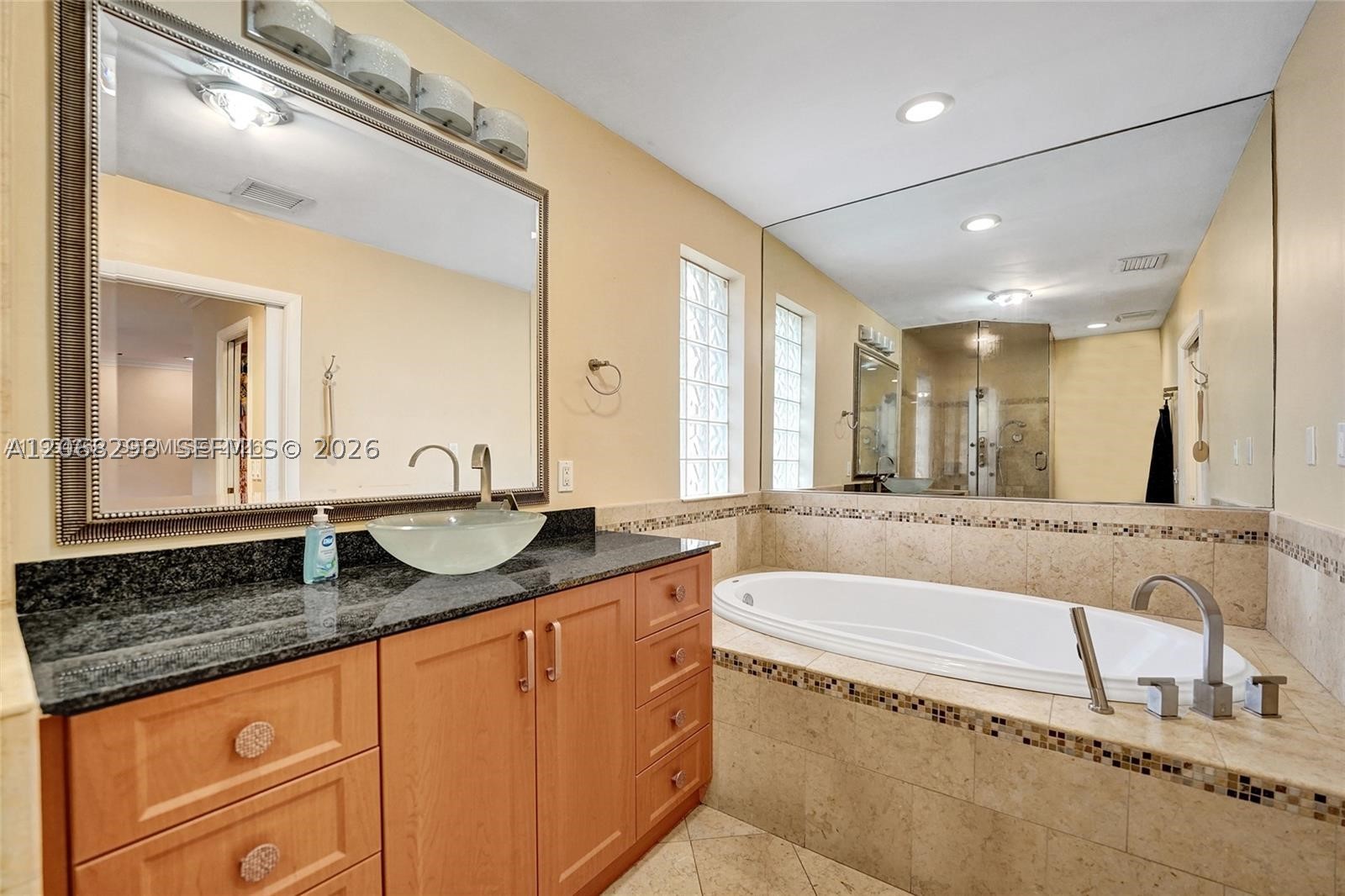 3671 N 47th Ave Property Photo 11