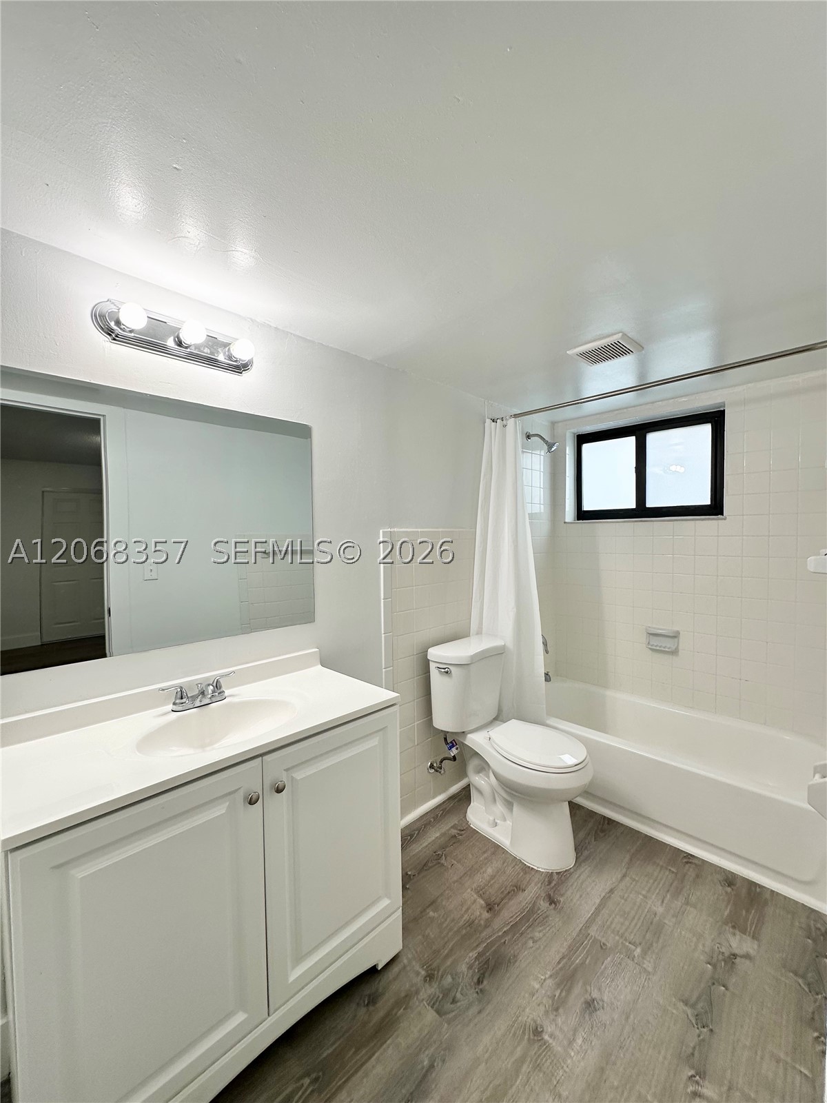 529 Sw 4th St 303 Property Photo 13