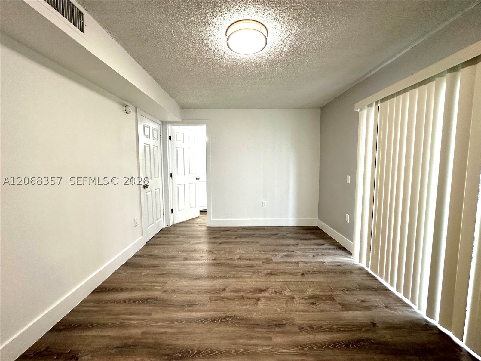 529 Sw 4th St 303 Property Photo 14