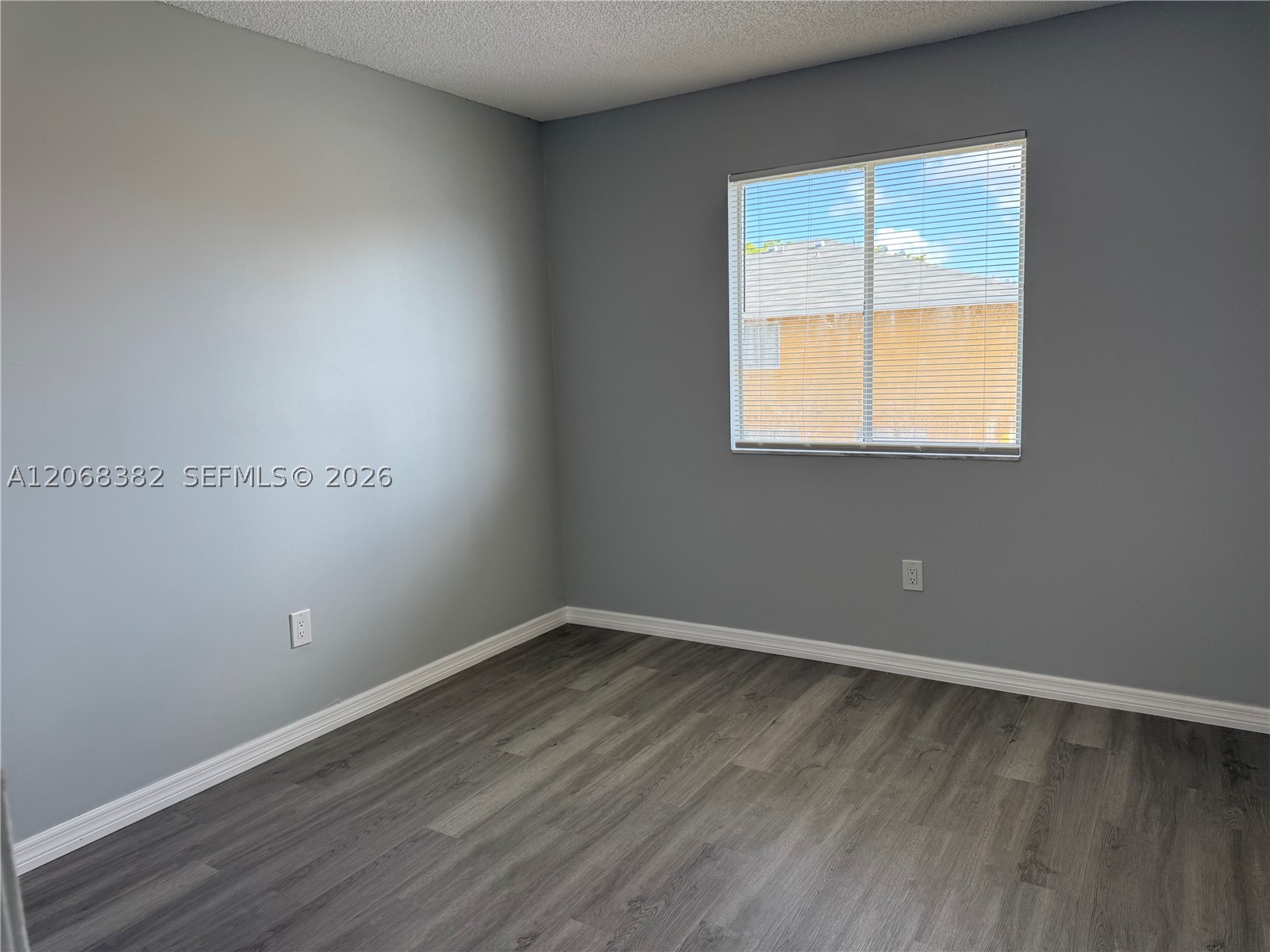 A12068382 Property Photo 6