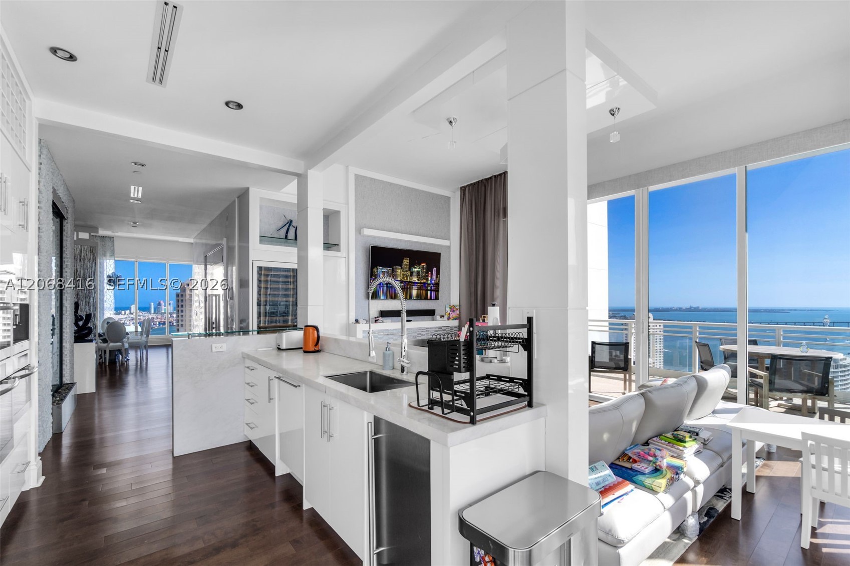 900 Brickell Key Blvd 2904 Property Photo 6