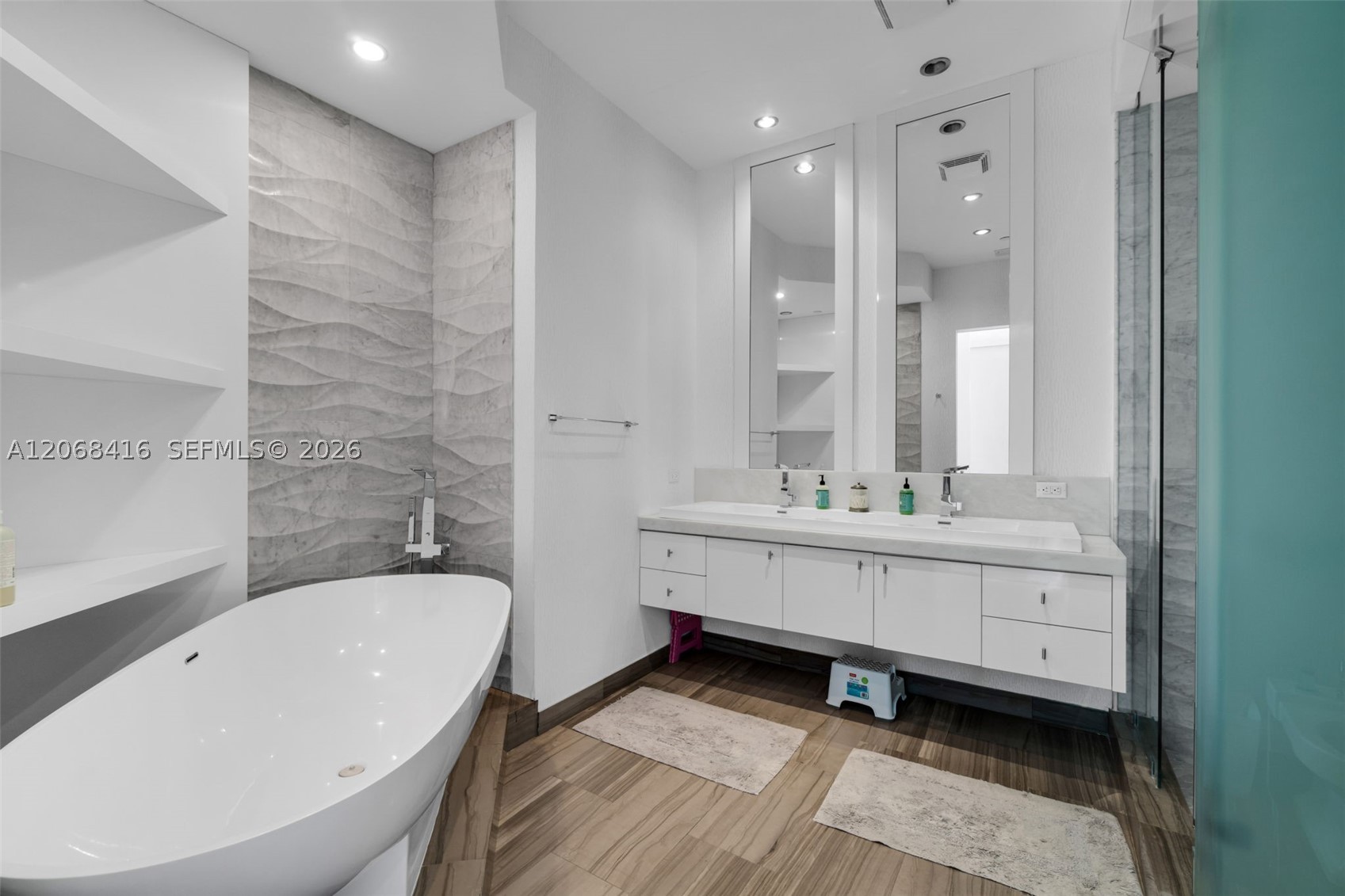 900 Brickell Key Blvd 2904 Property Photo 18