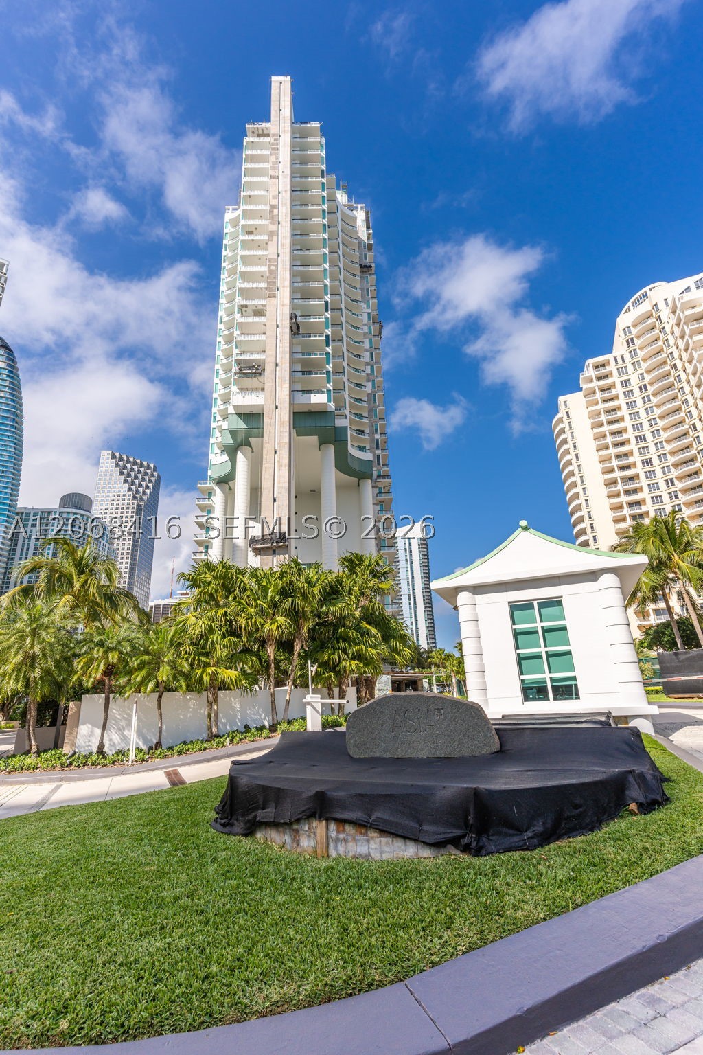 900 Brickell Key Blvd 2904 Property Photo 40