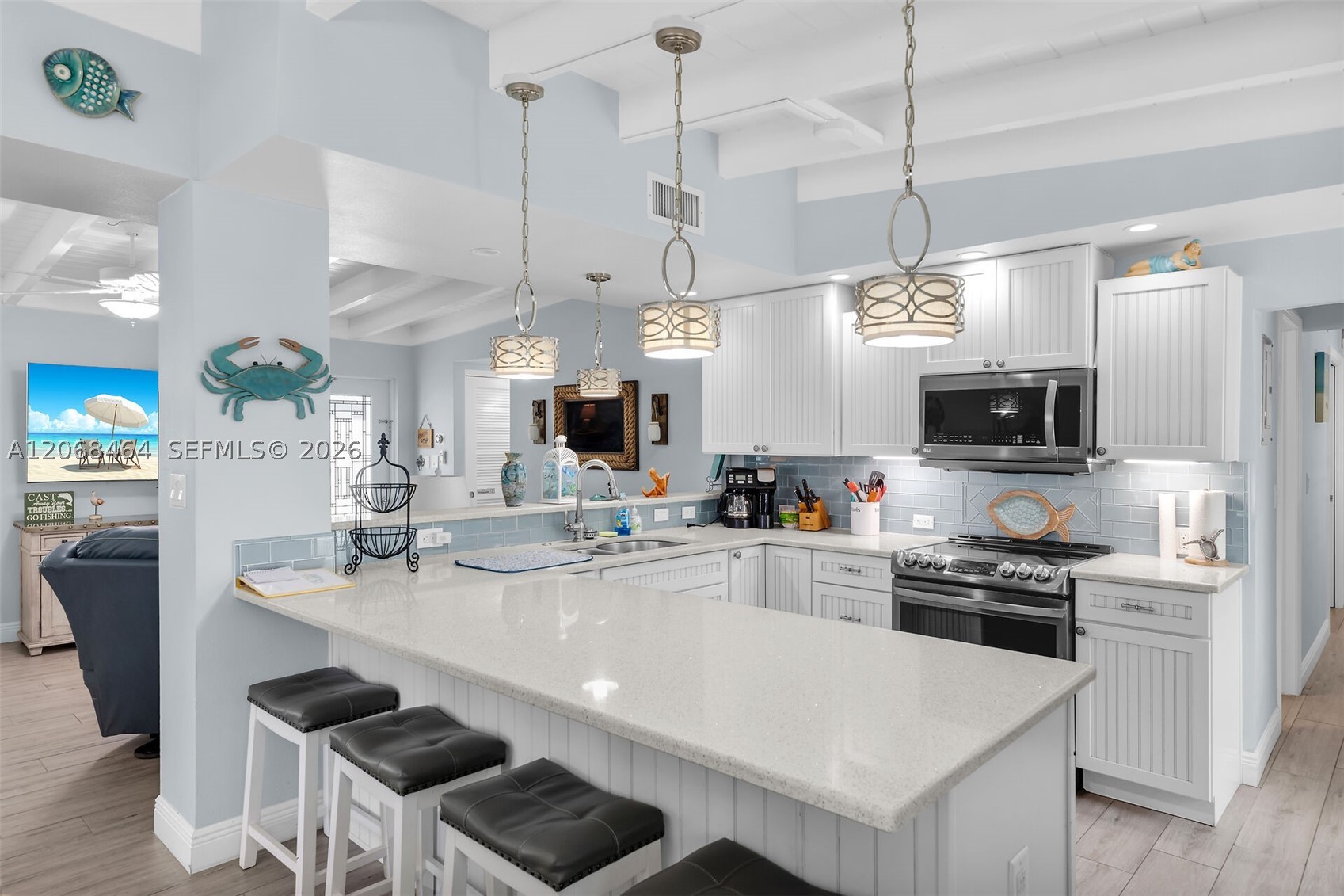 8 Sadowski Cswy Property Photo 10