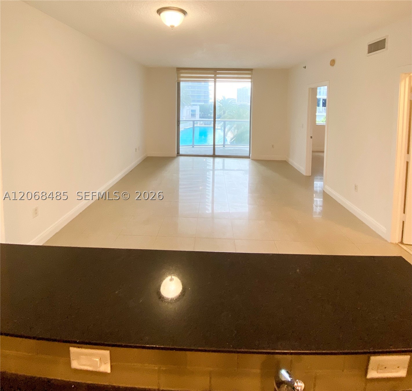 1060 Brickell Ave 1413 Property Photo 4