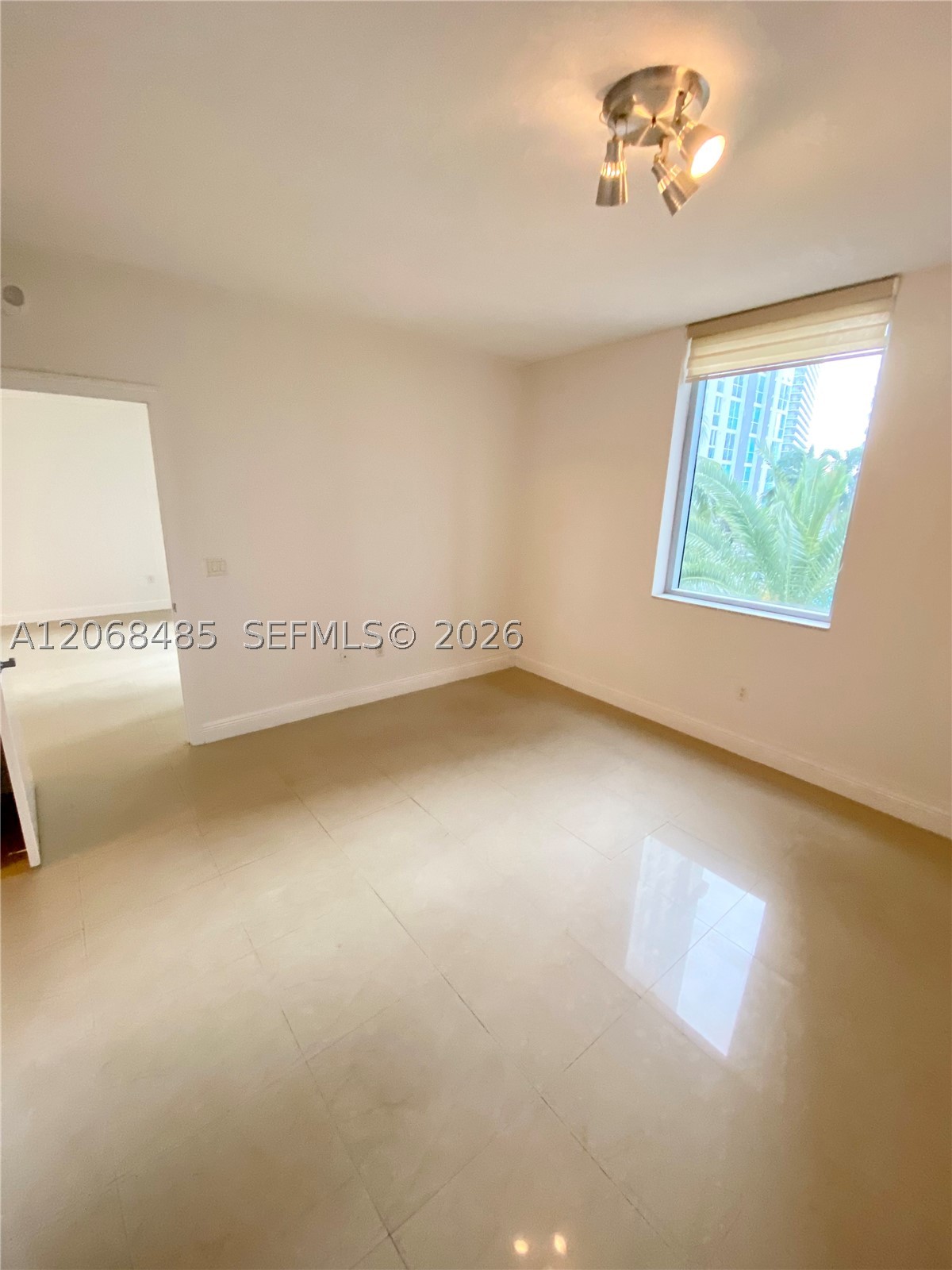 1060 Brickell Ave 1413 Property Photo 11