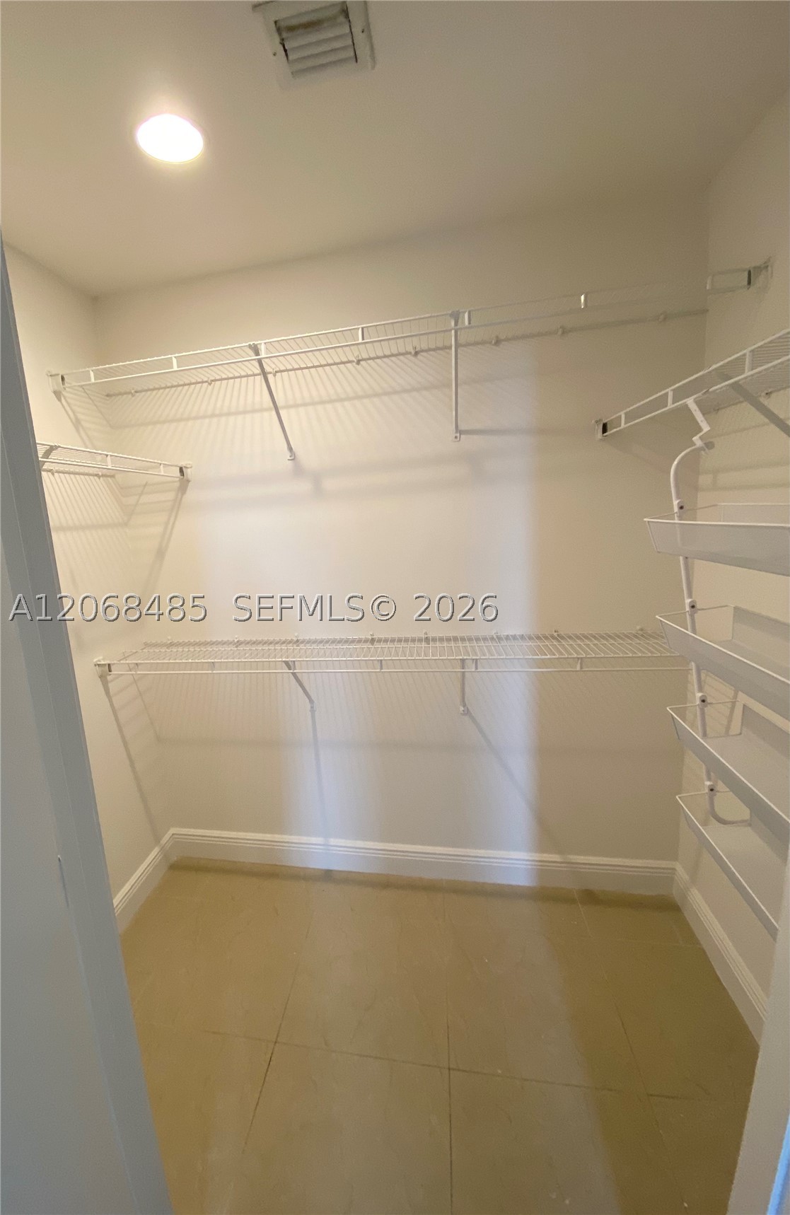 1060 Brickell Ave 1413 Property Photo 12