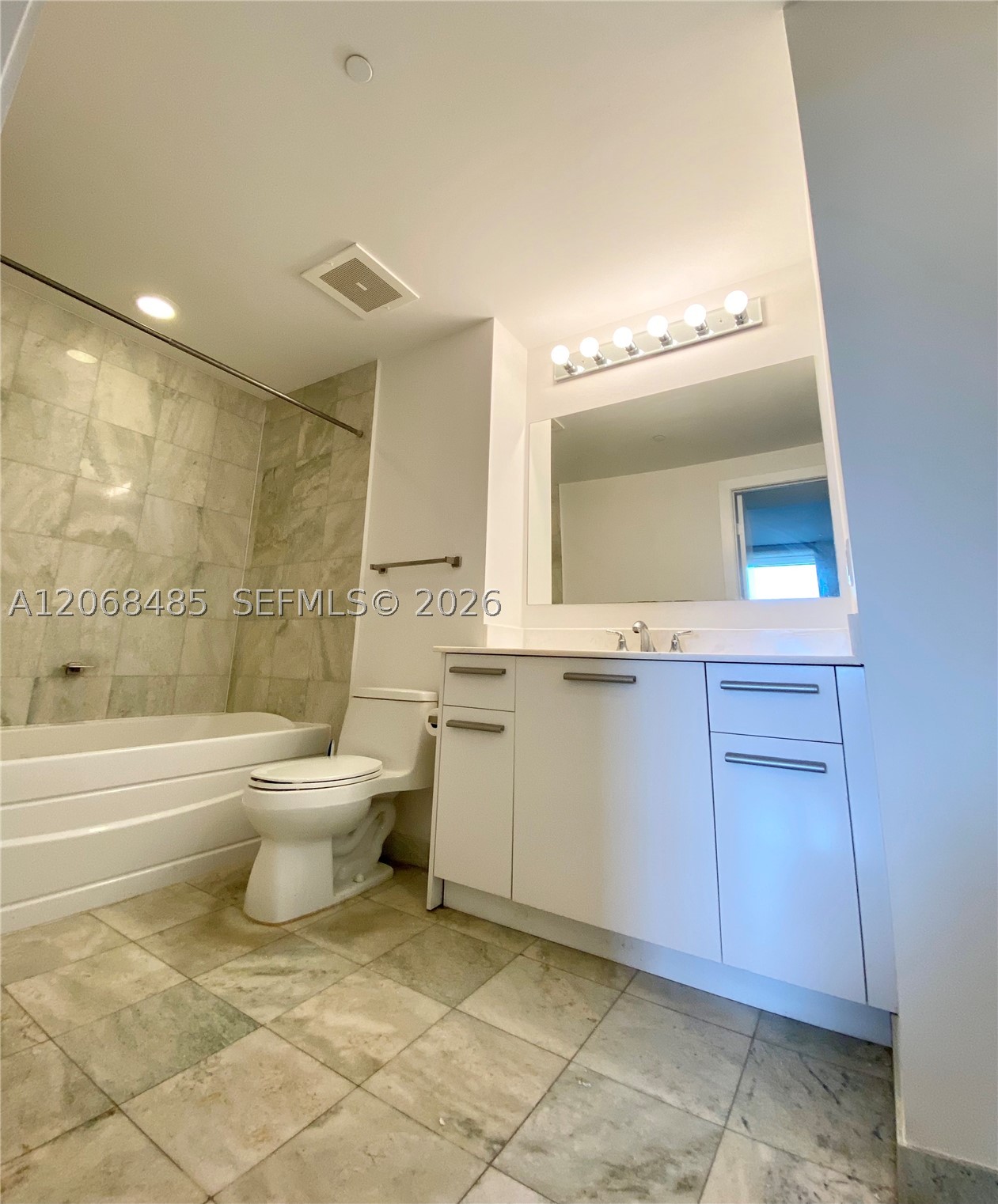 1060 Brickell Ave 1413 Property Photo 16