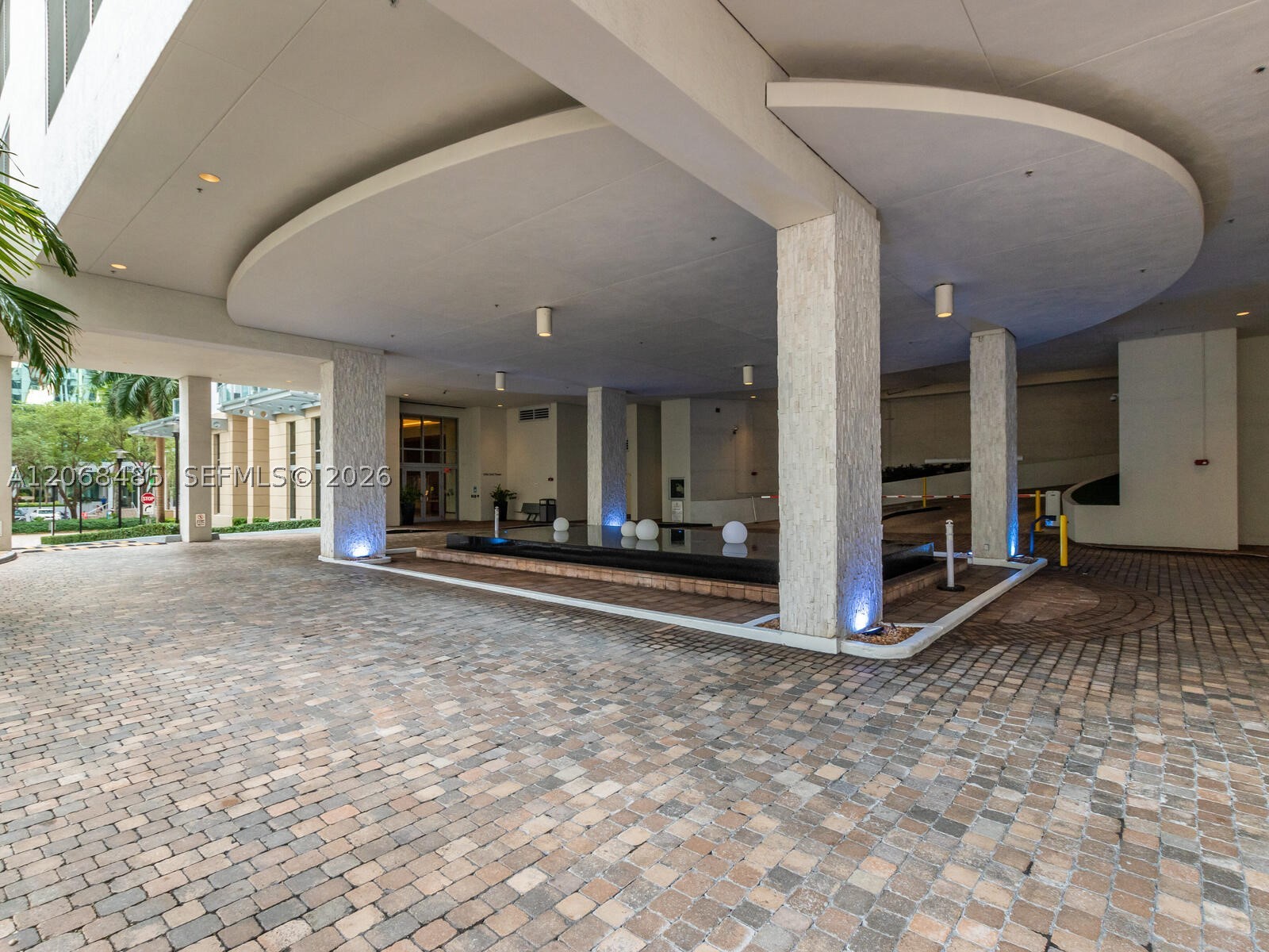 1060 Brickell Ave 1413 Property Photo 20