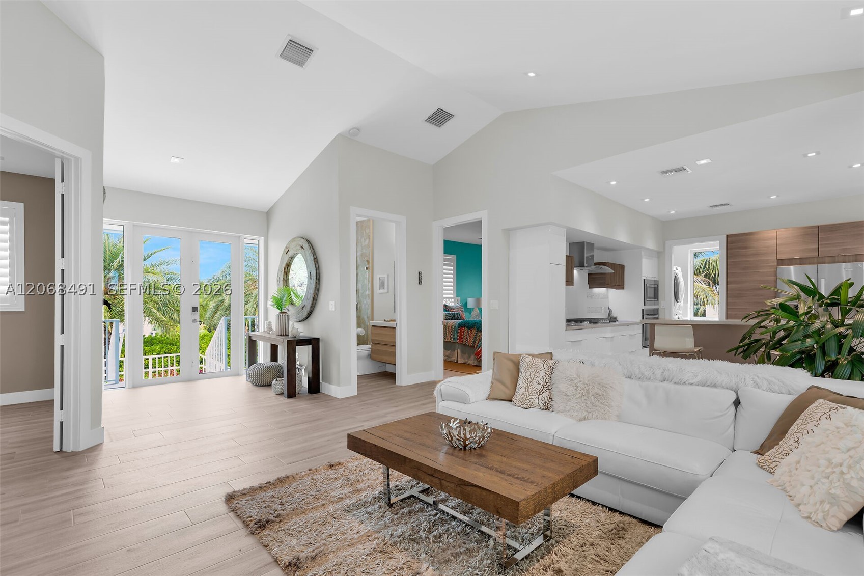 122 S Bahama Dr Property Photo 15