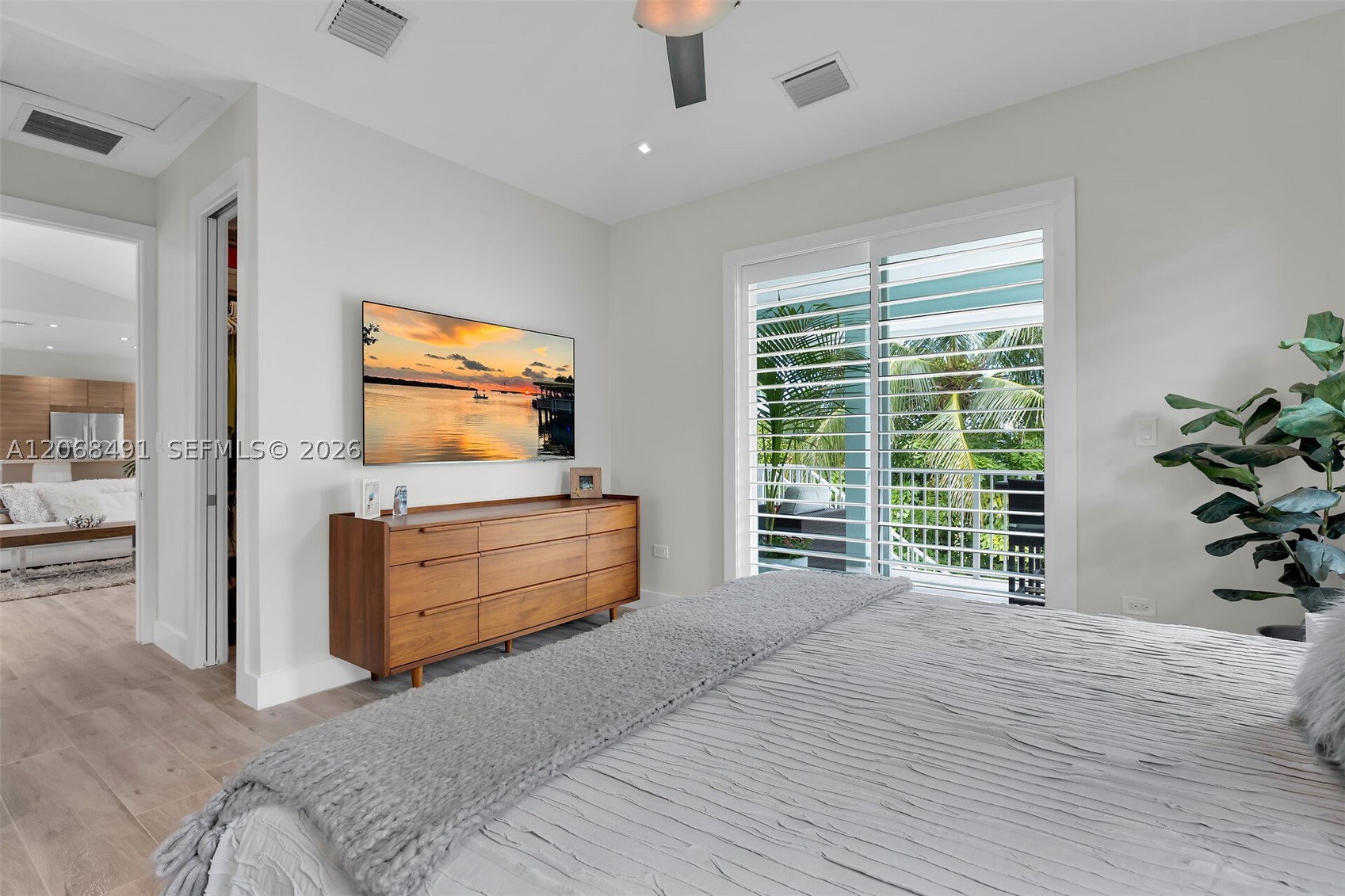 122 S Bahama Dr Property Photo 18