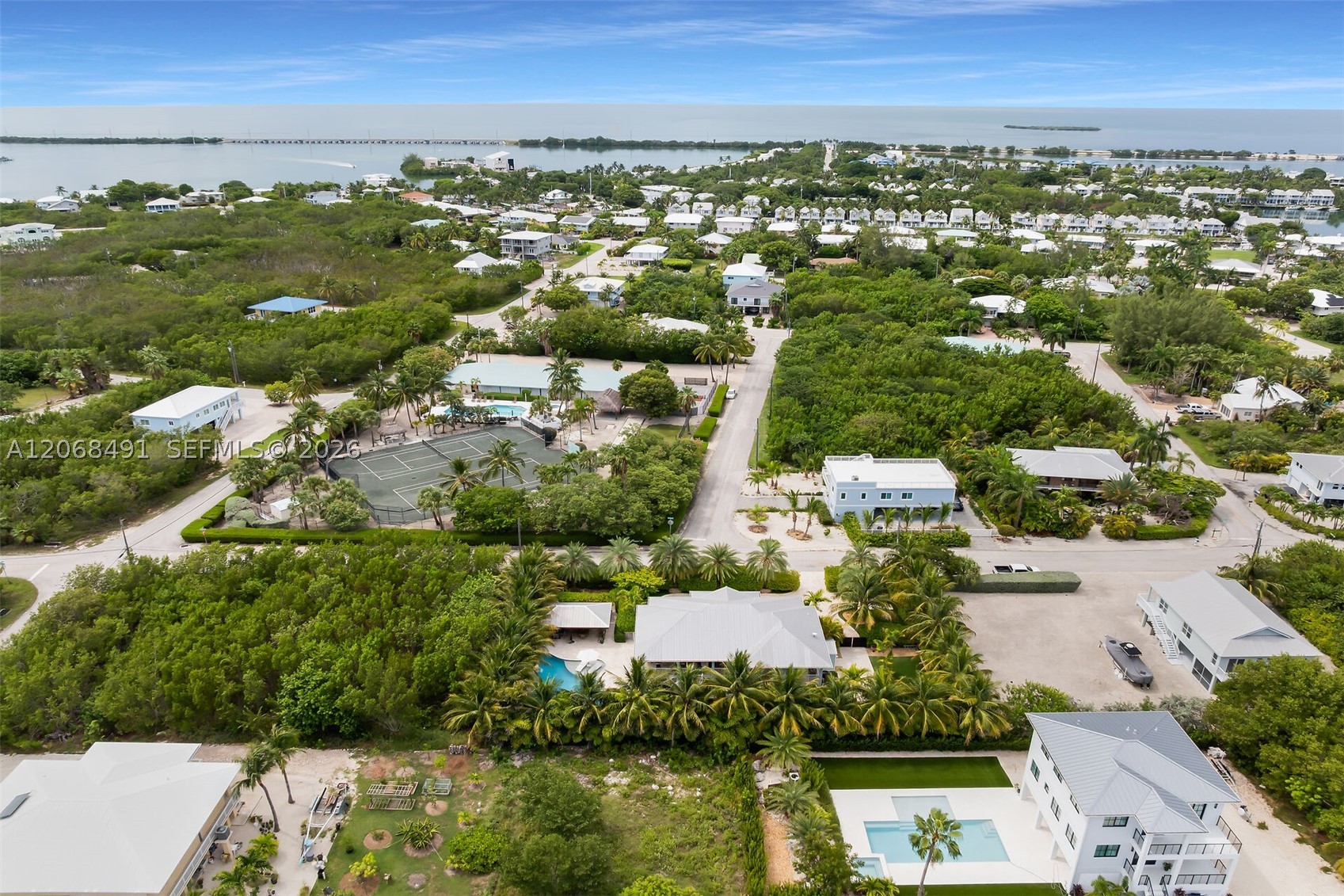 122 S Bahama Dr Property Photo 45