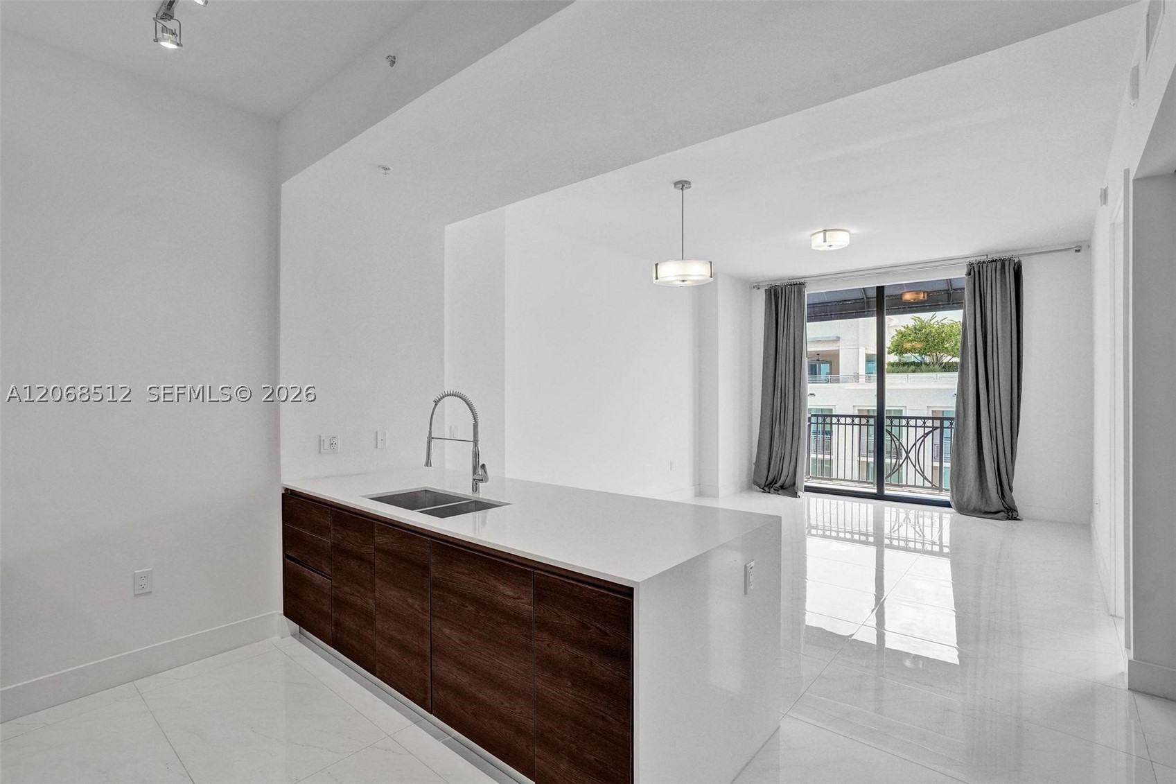301 Altara Ave Uph1005 Property Photo 2