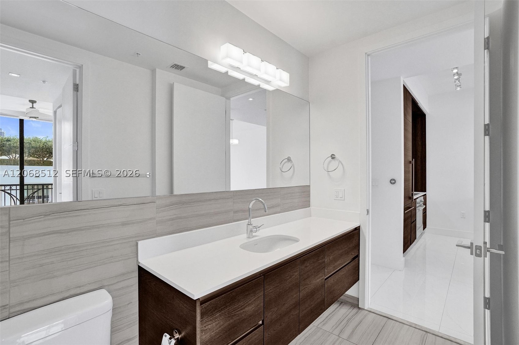 301 Altara Ave Uph1005 Property Photo 16