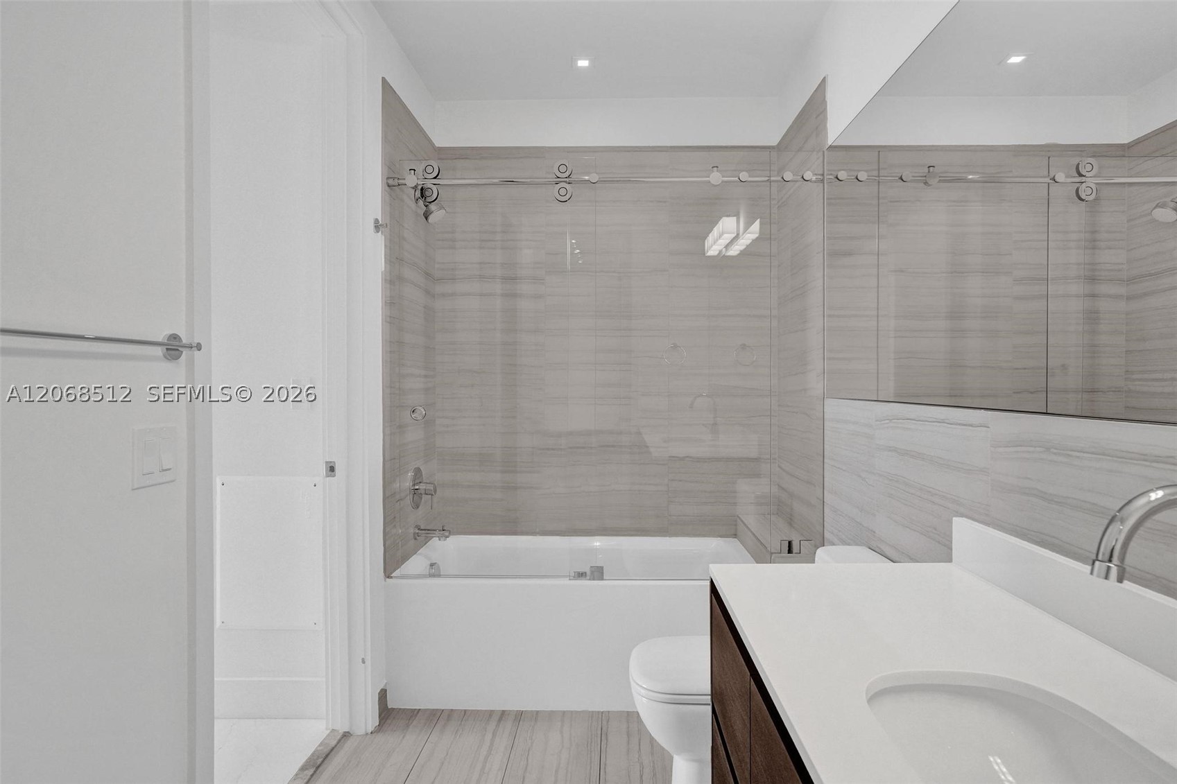 301 Altara Ave Uph1005 Property Photo 17
