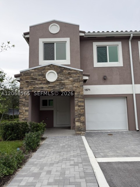 1571 Nw 94th Way 1 Property Photo 4