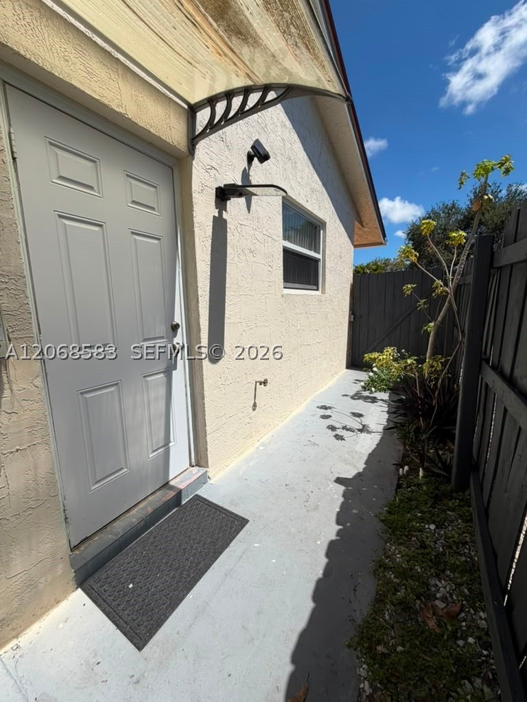 1725 Sw 32nd St 0 Property Photo 2