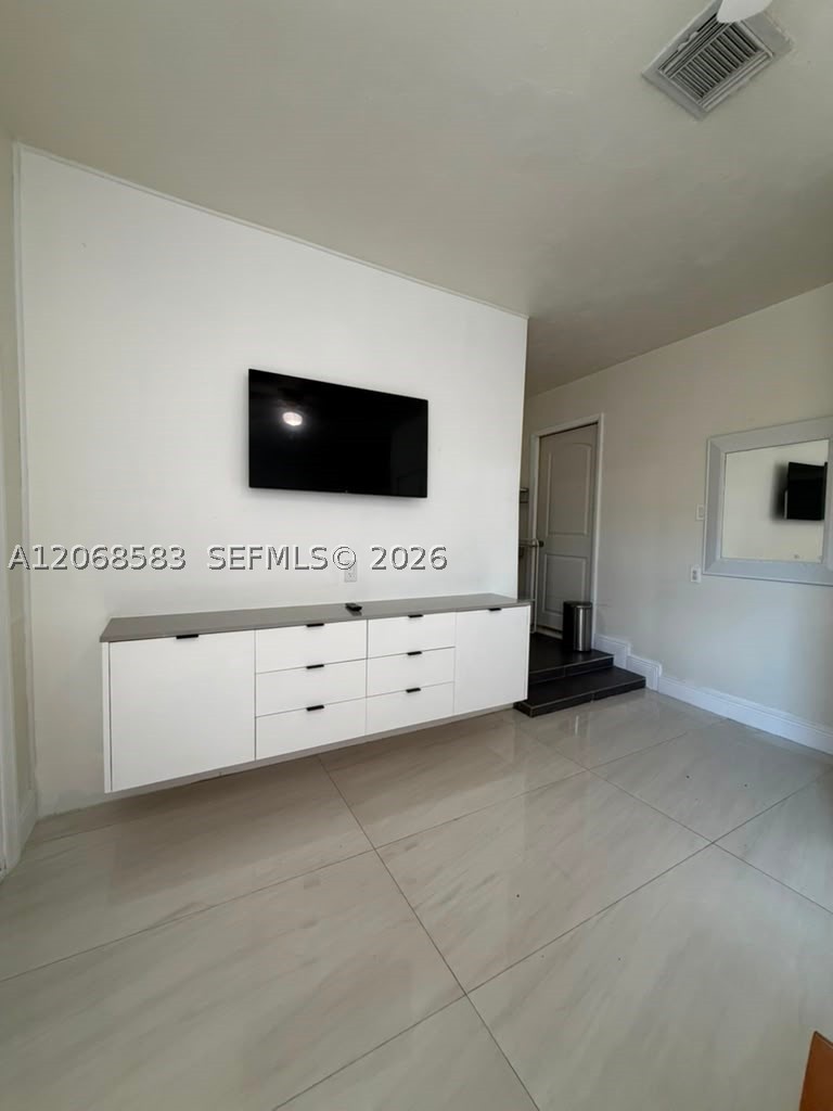 1725 Sw 32nd St 0 Property Photo 8