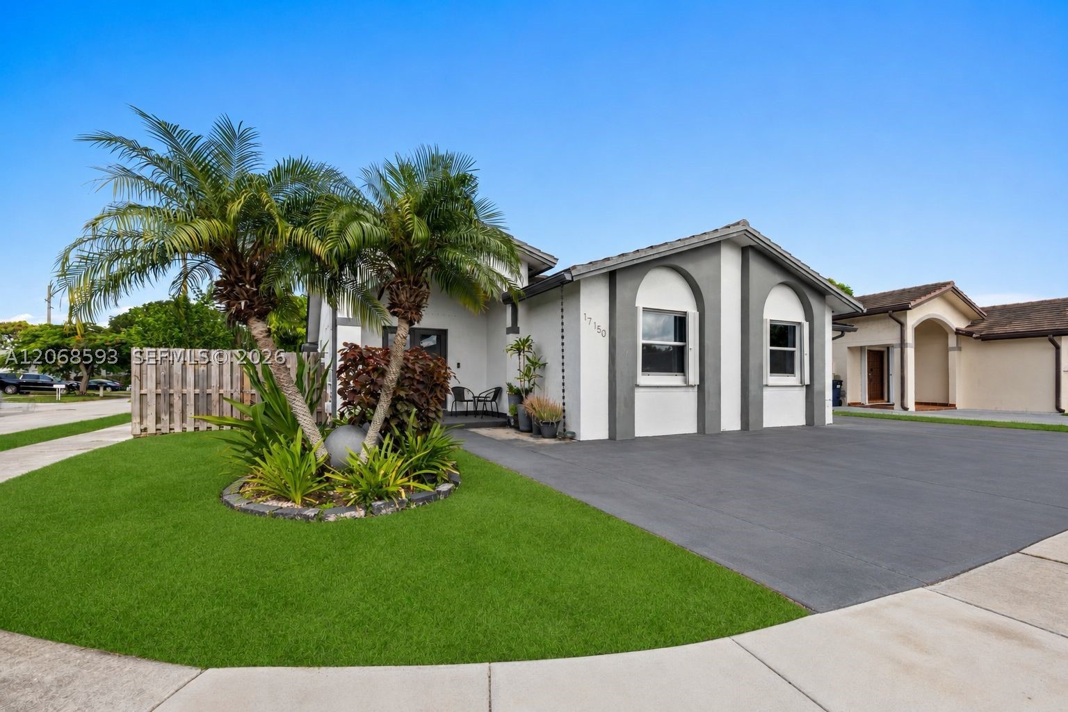 17150 SW 145th Ct Property Photo 1