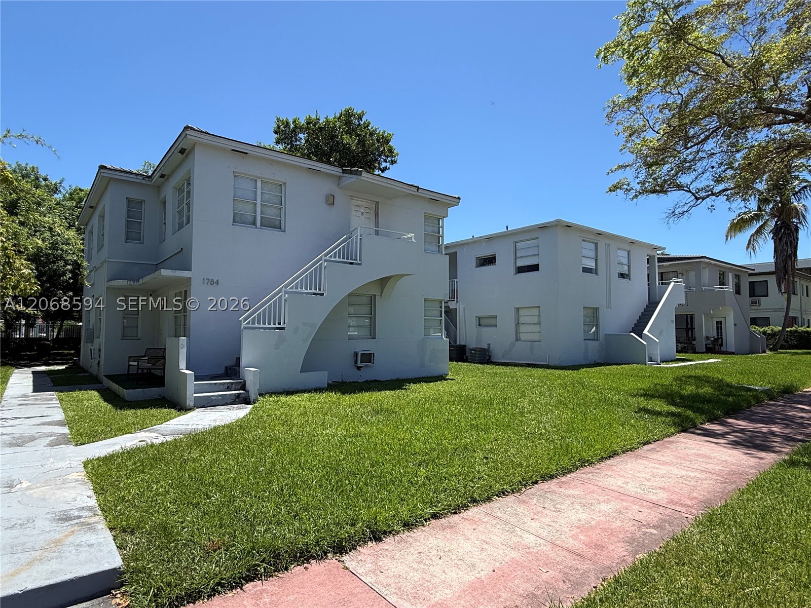 1784 Normandy Dr Property Photo 2