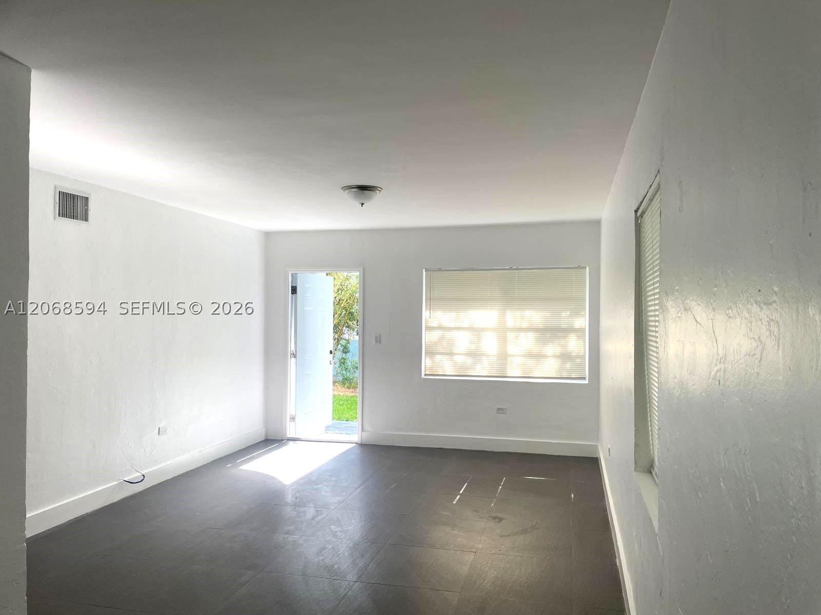 1784 Normandy Dr Property Photo 25