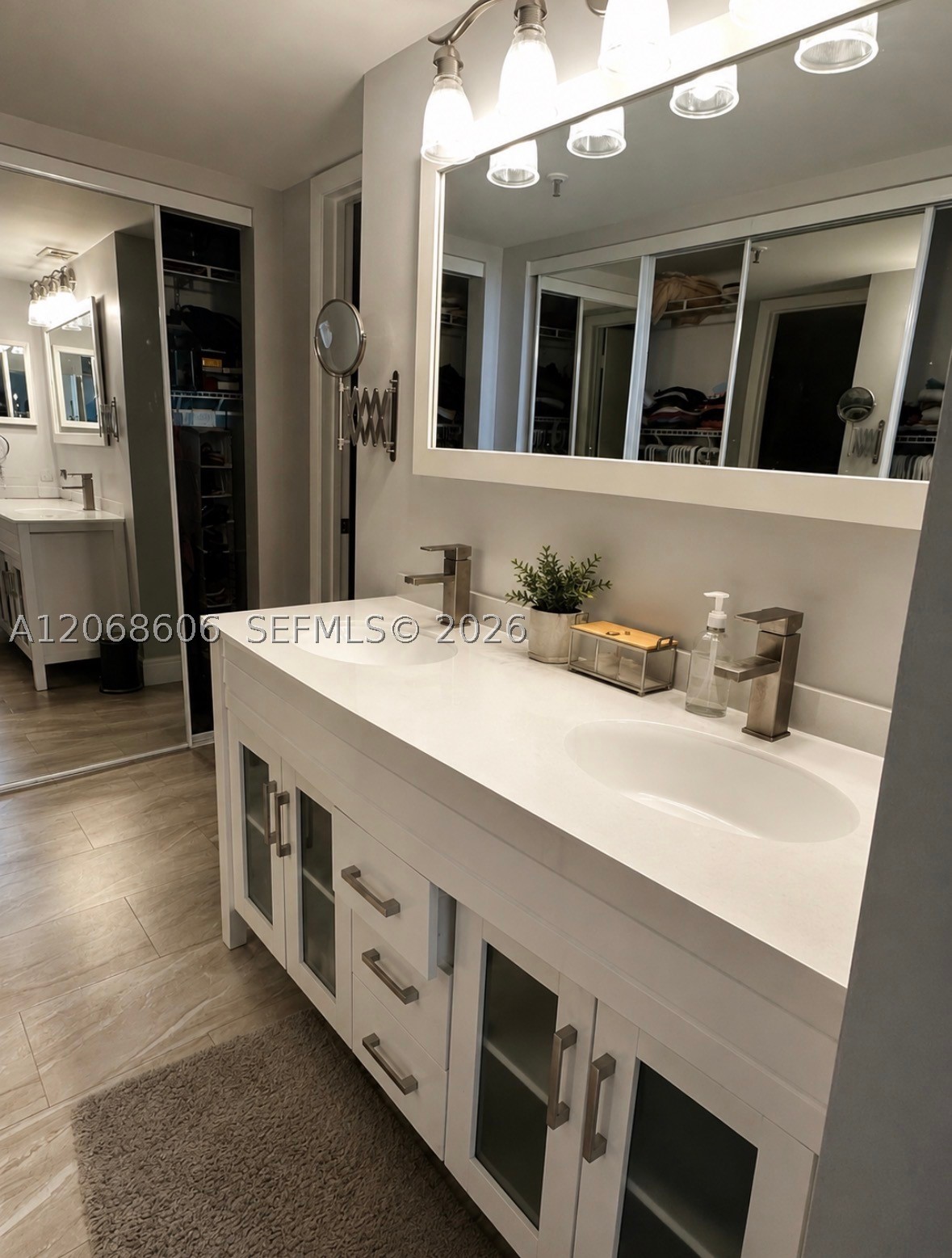 105 Lake Emerald Dr 503 Property Photo 8