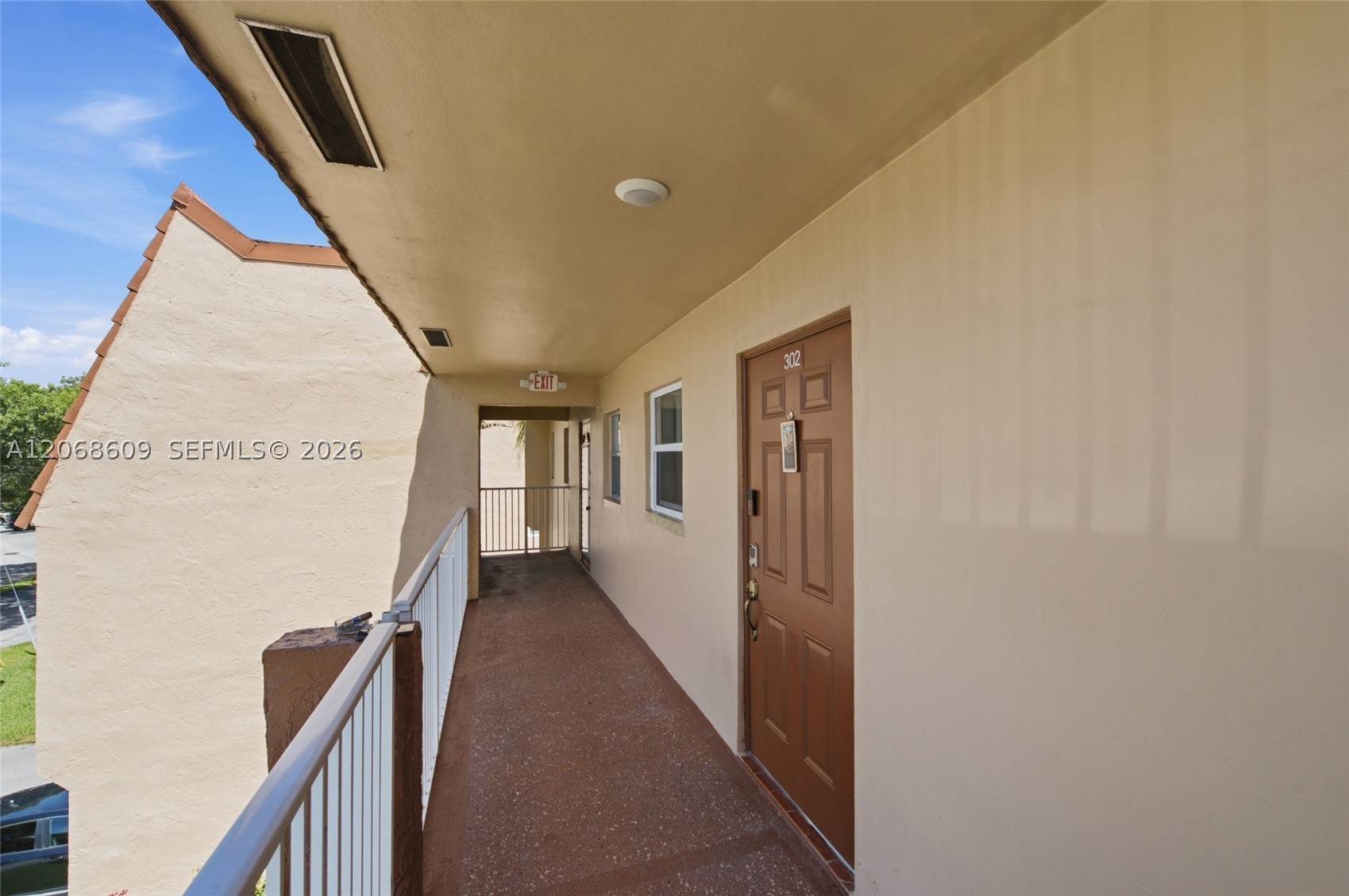 2741 N Pine Island Rd 302 Property Photo 3