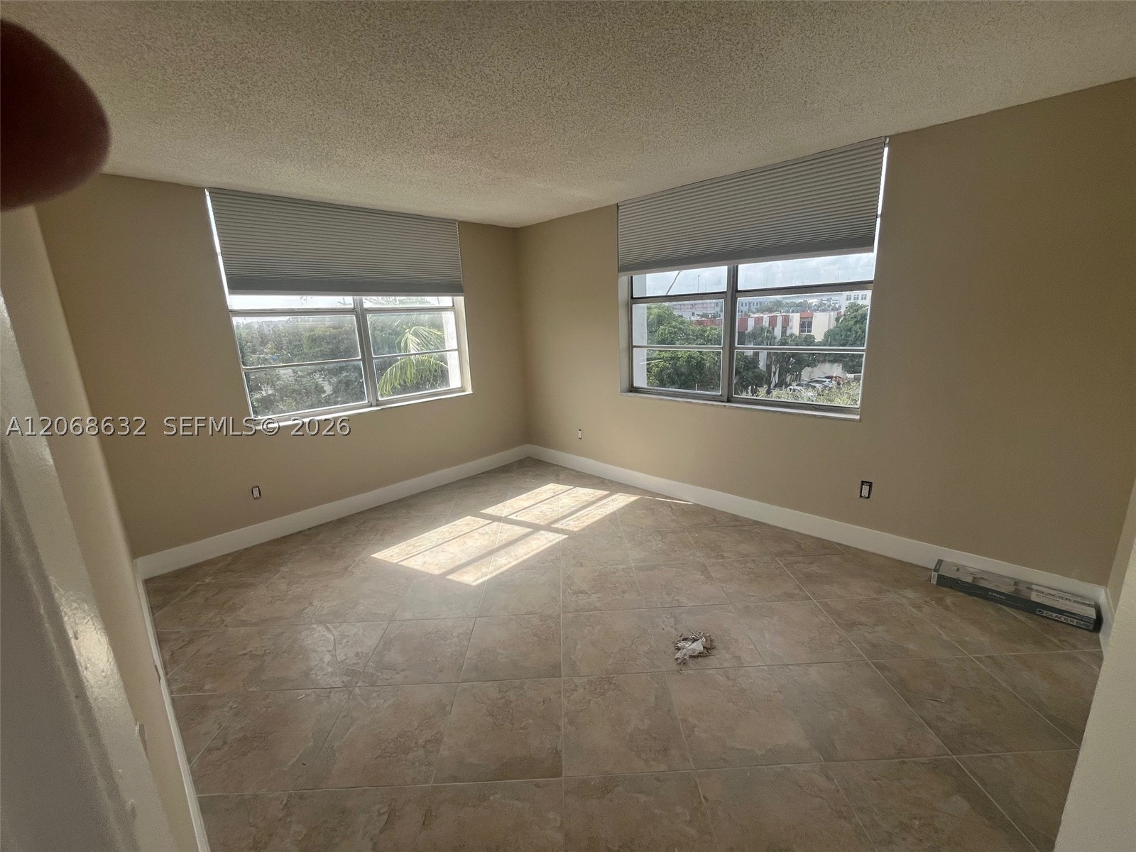 498 Nw 165th St D-501 Property Photo 5