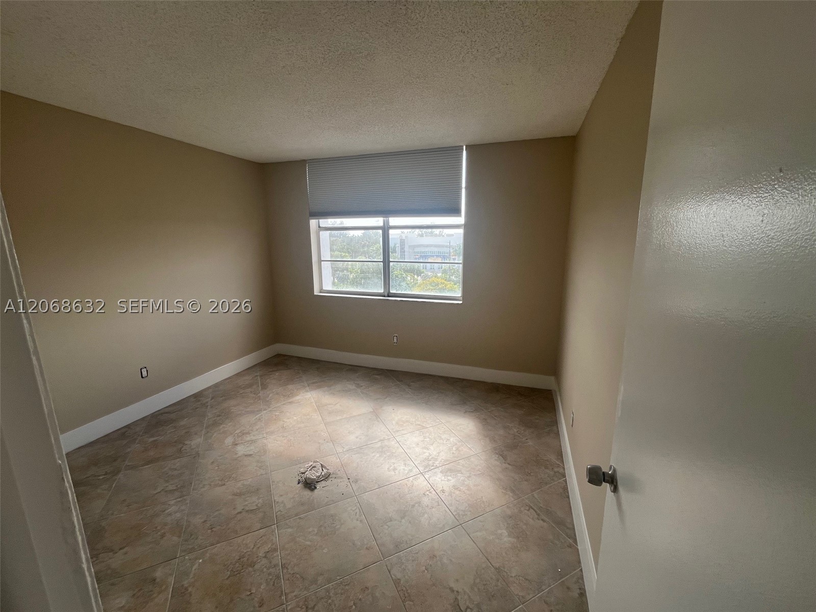 498 Nw 165th St D-501 Property Photo 6