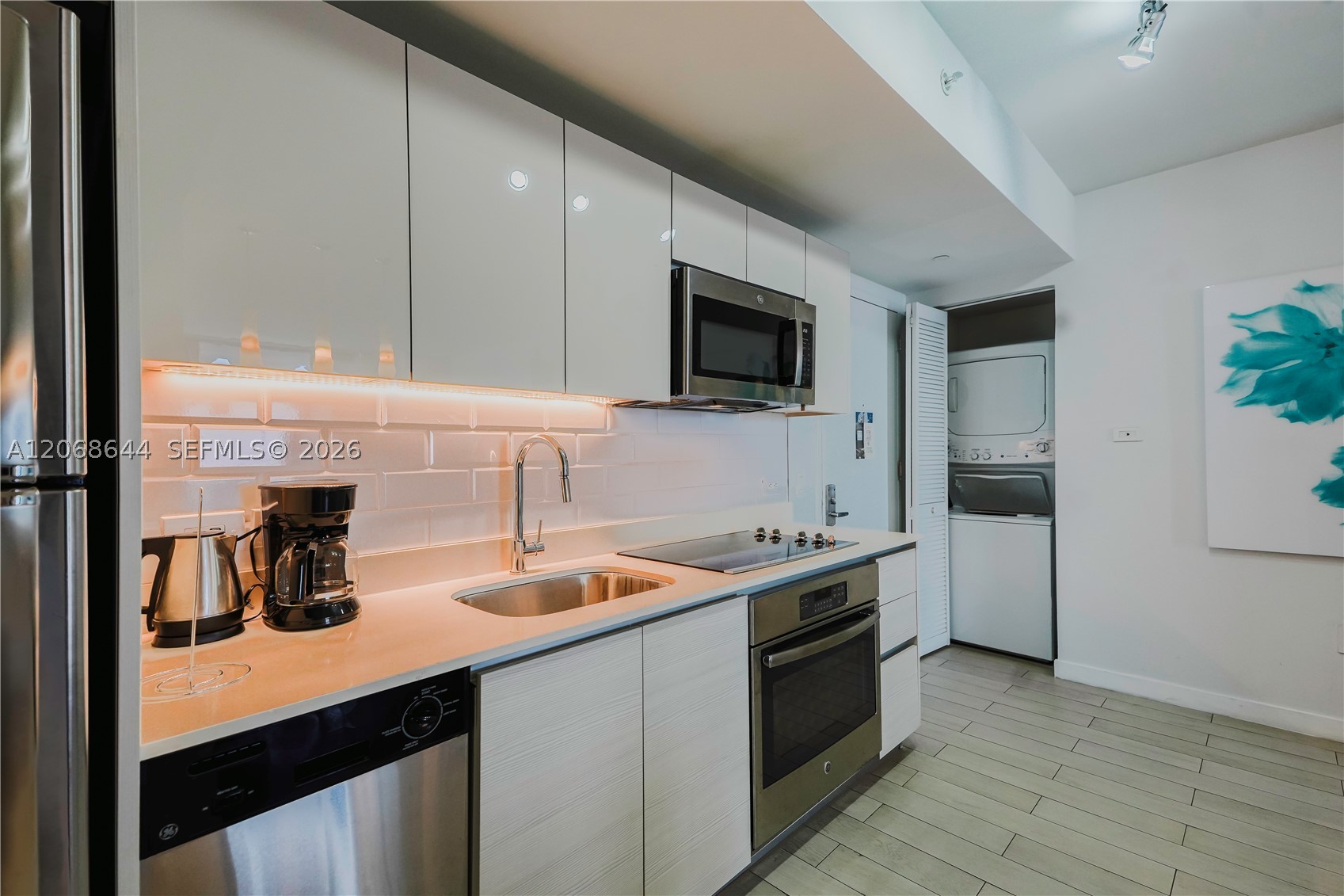 2602 E Hallandale Beach Blvd R1905 Property Photo 14