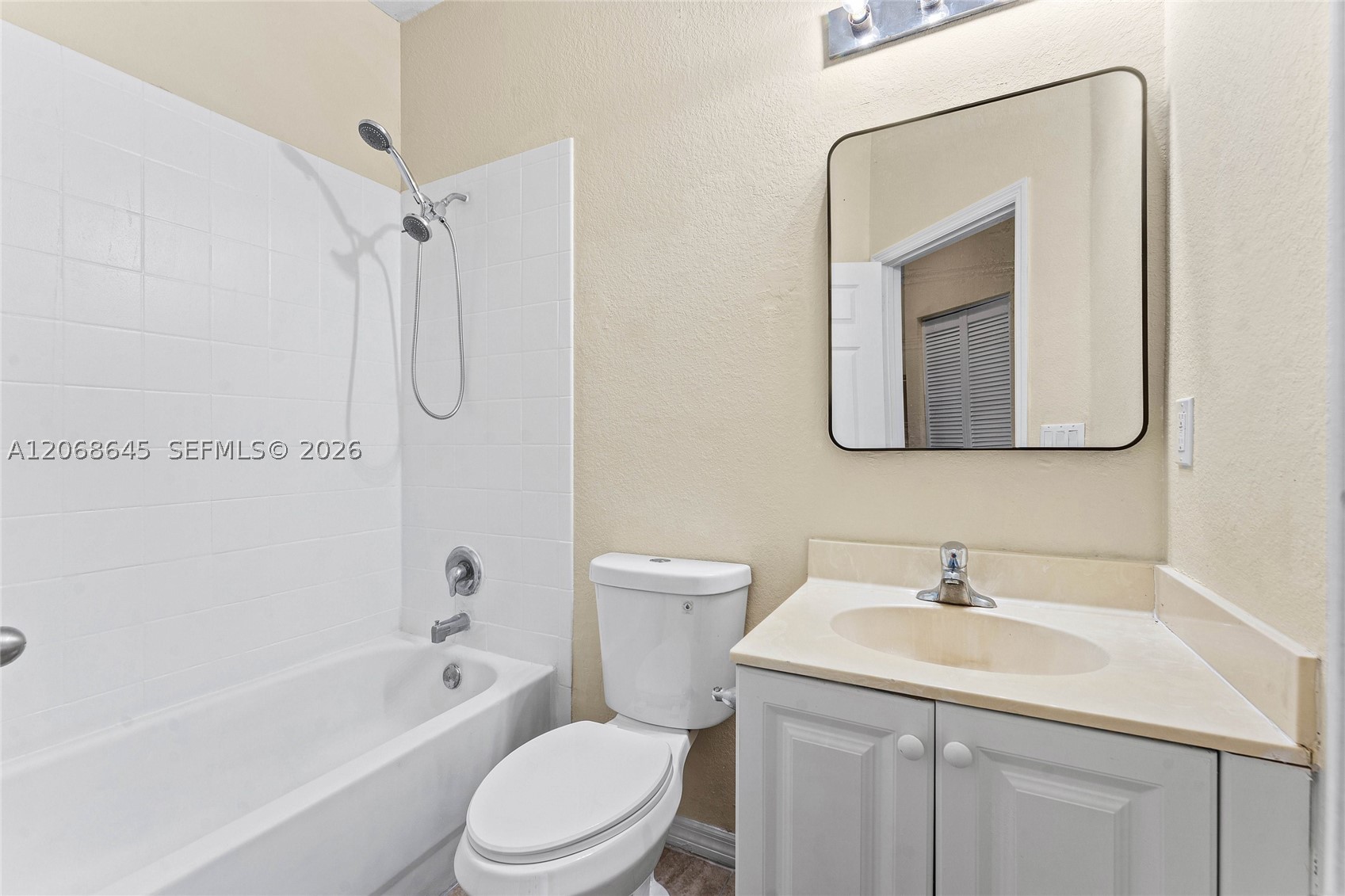 2004 Freeport Ln 4106 Property Photo 12
