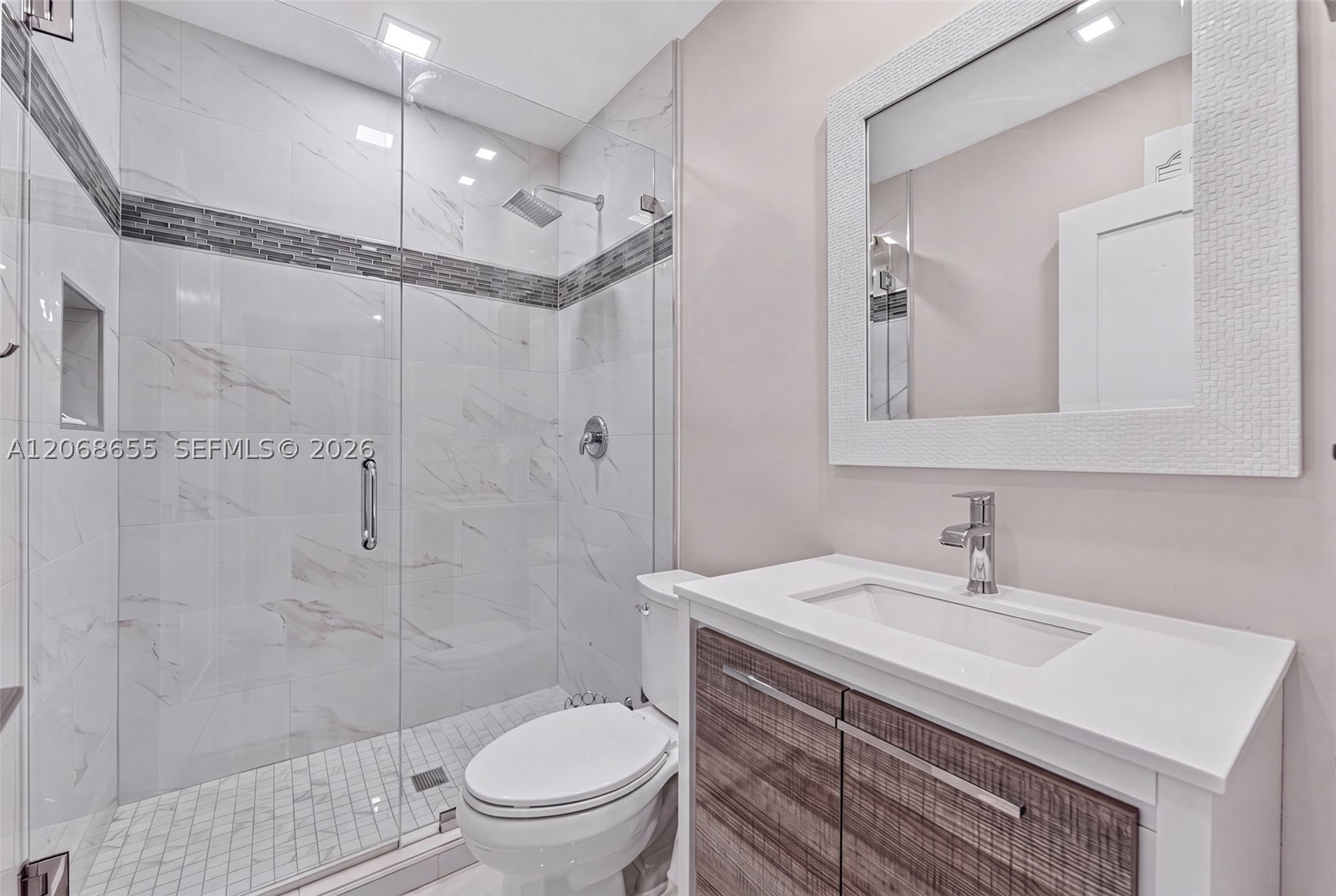 700 W 51st Pl Property Photo 16