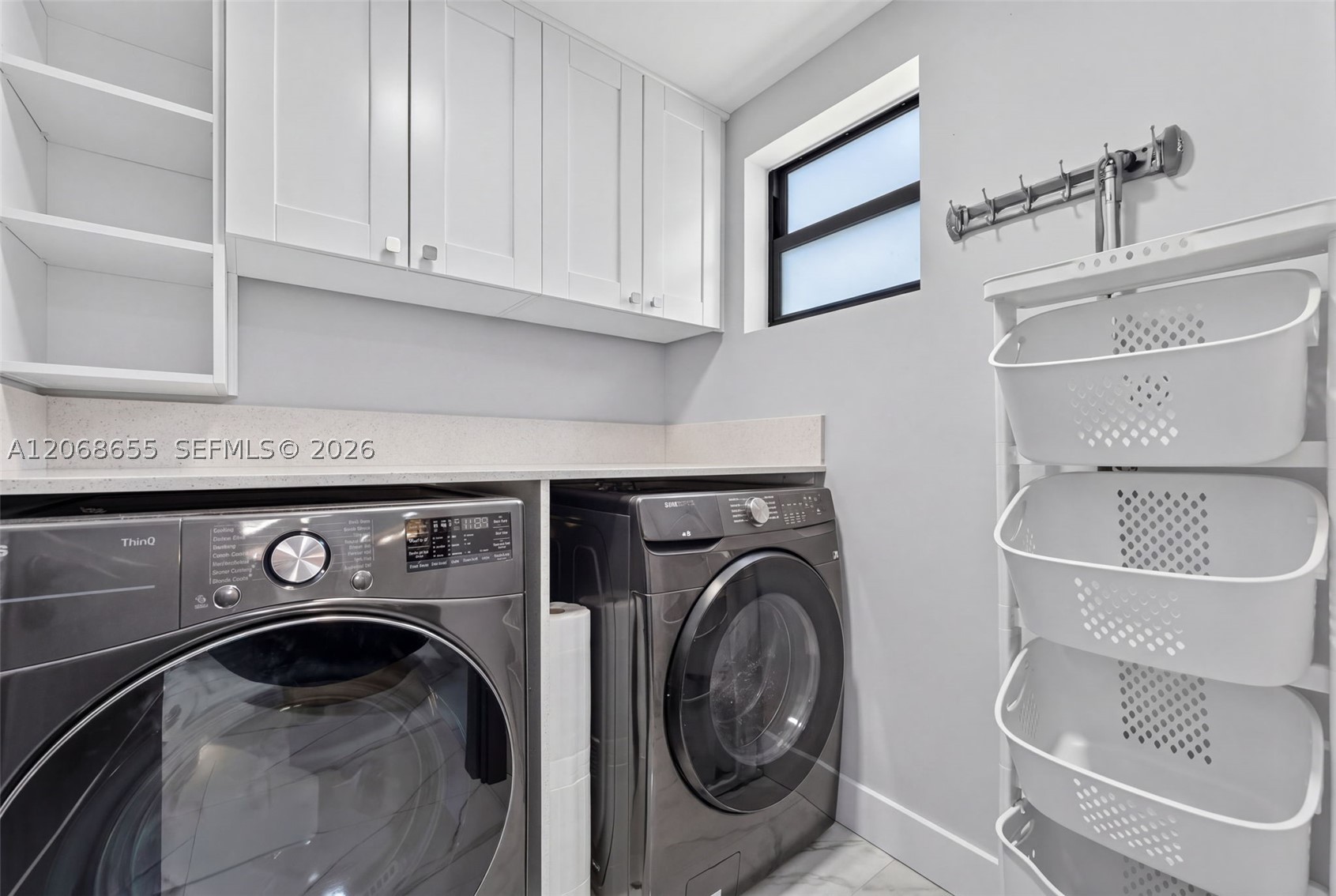 700 W 51st Pl Property Photo 18