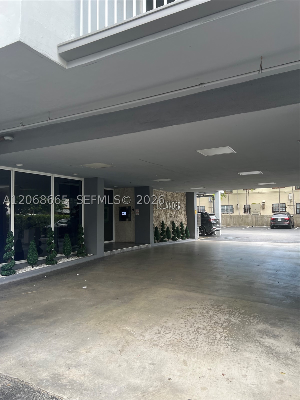 1255 Collins Ave 705 Property Photo 2